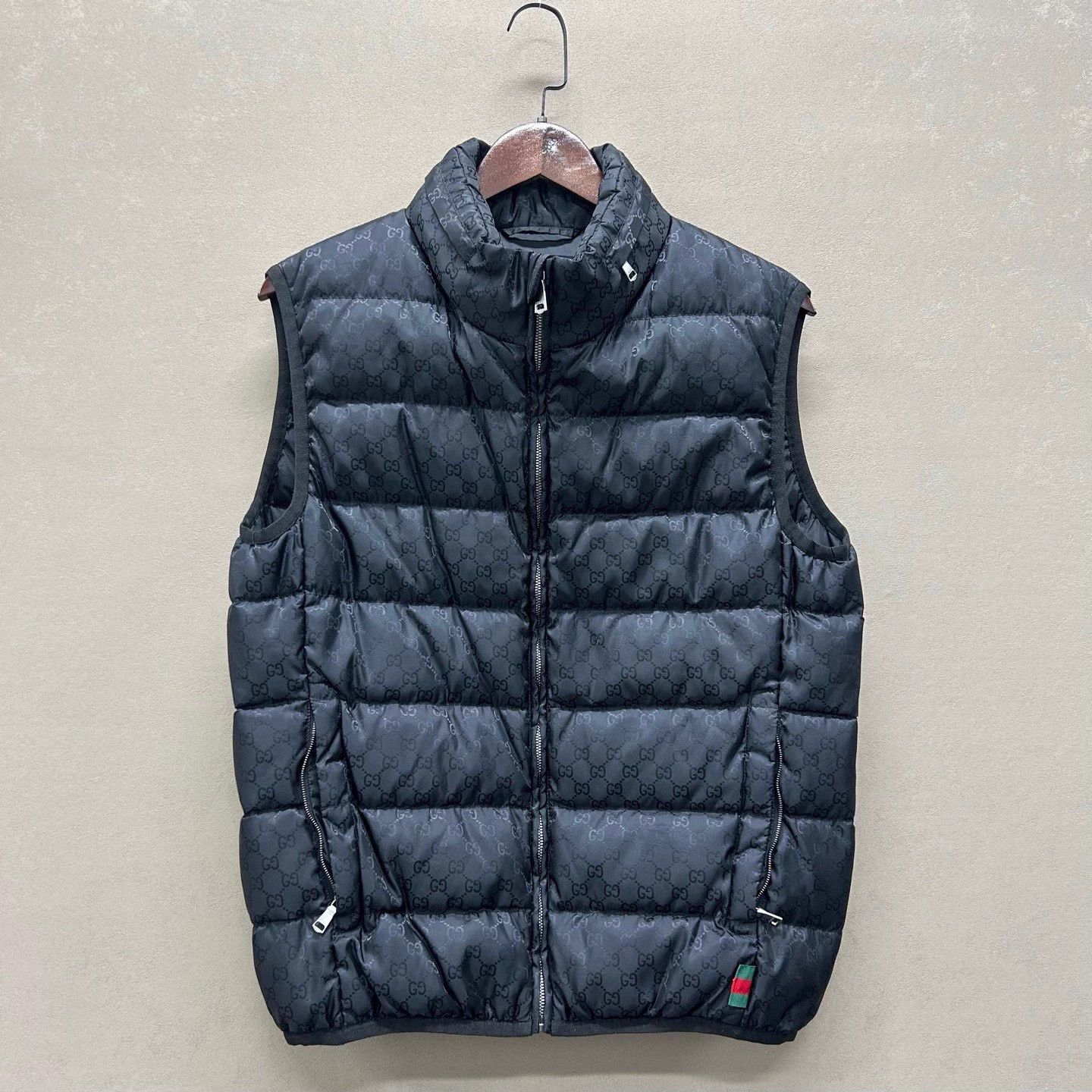 Gucci GG Supreme monogram all over print down vest mint 48