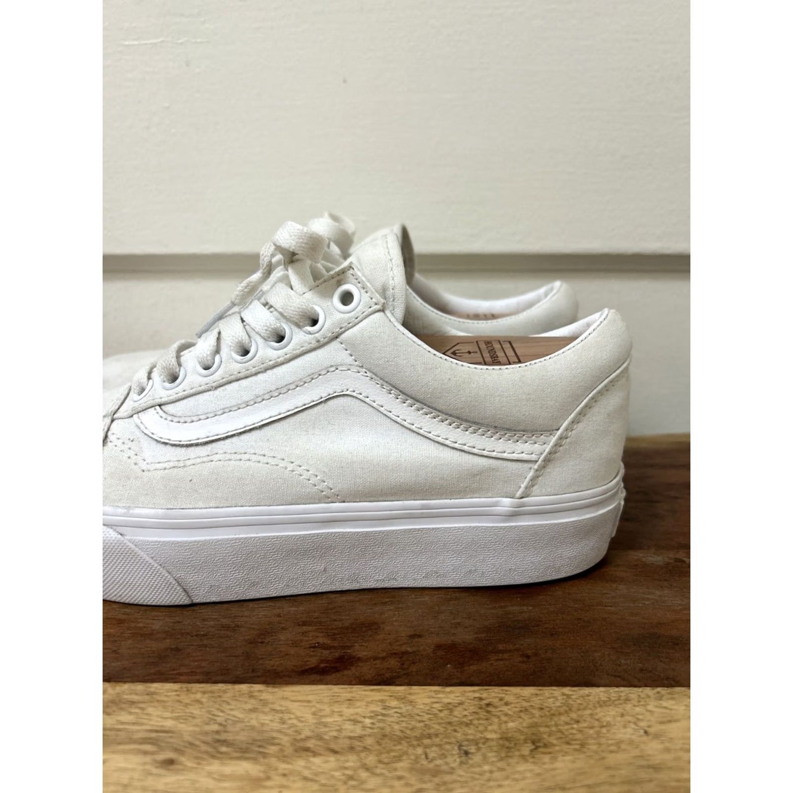 Vans VANS Old Skool Sneaker White Canvas Mens 7 / Womens 8.5 Skateboarding Shoes 721356 Size US 6 / IT 36 - 5 Thumbnail