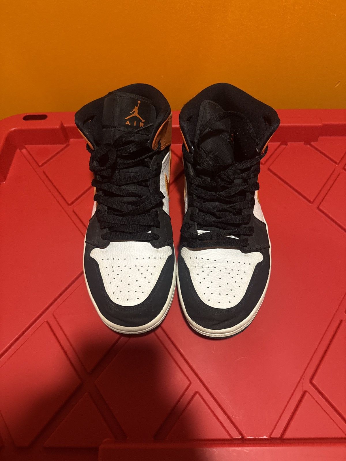 Nike Jordan 1 Mid Shattered Backboard Size US 10 / EU 43 - 7 Thumbnail