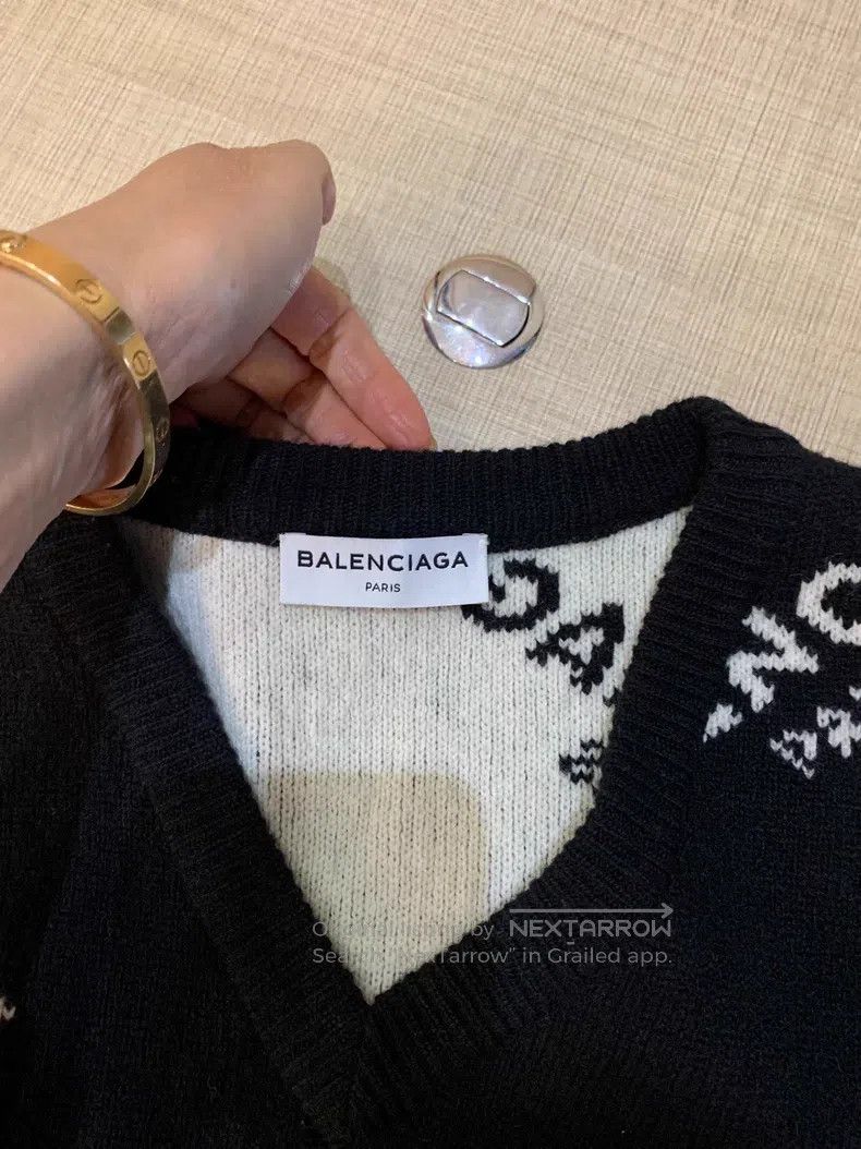 Balenciaga Balenciaga Classic Bulletproof Vest Full Logo Sweater Size XXS / US 00 / IT 34 - 2 Thumbnail