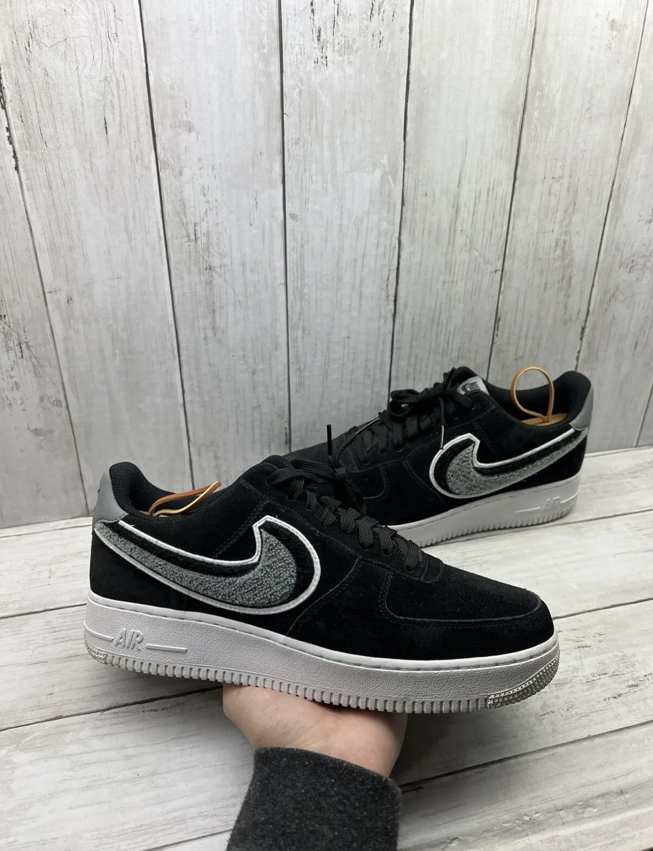 Nike air force 1 07 lv8 chenille swoosh black best sale