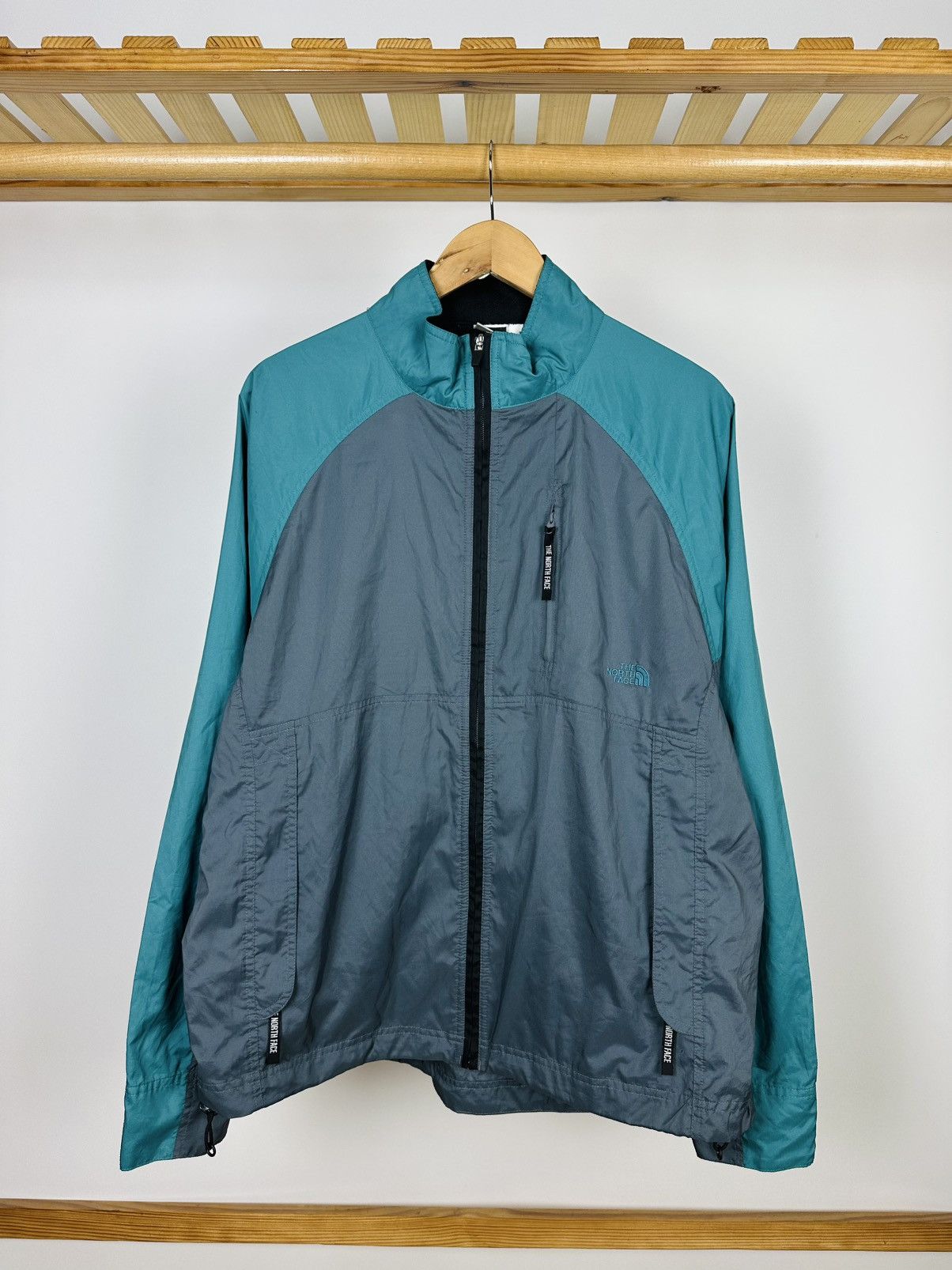 The North Face Vintage The North Face Light Jacket Windbreaker Size L Size US L / EU 52-54 / 3 - 1 Thumbnail