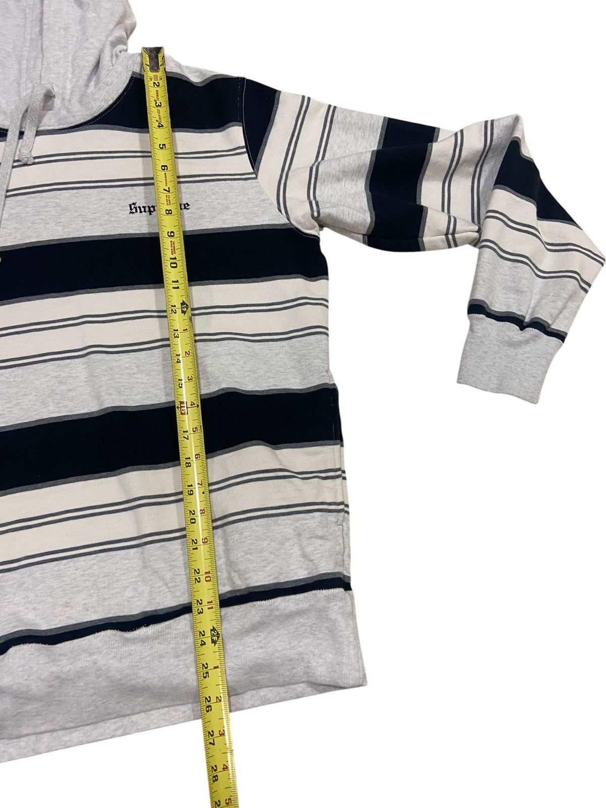 Supreme Supreme SS17 Striped Hooded Sweatshirt White Black SZ medium Size US M / EU 48-50 / 2 - 10 Thumbnail