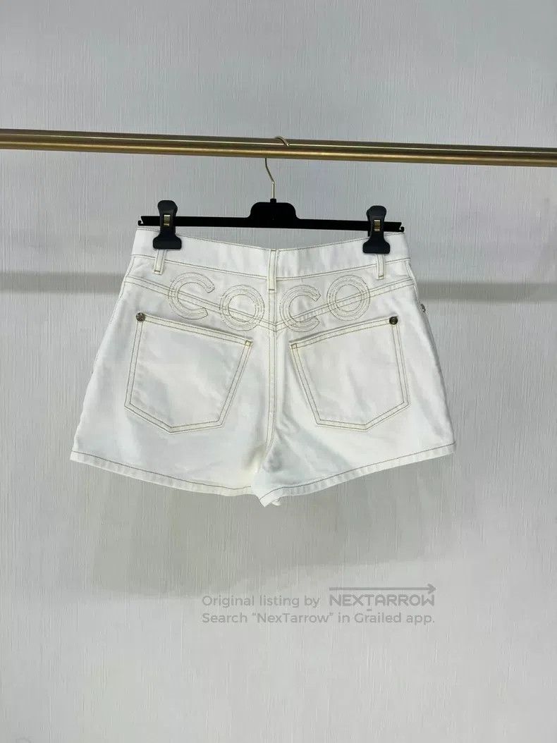 Chanel Chanel White super versatile double C coco denim shorts Size 25" / US 0 / IT 36 - 4 Thumbnail