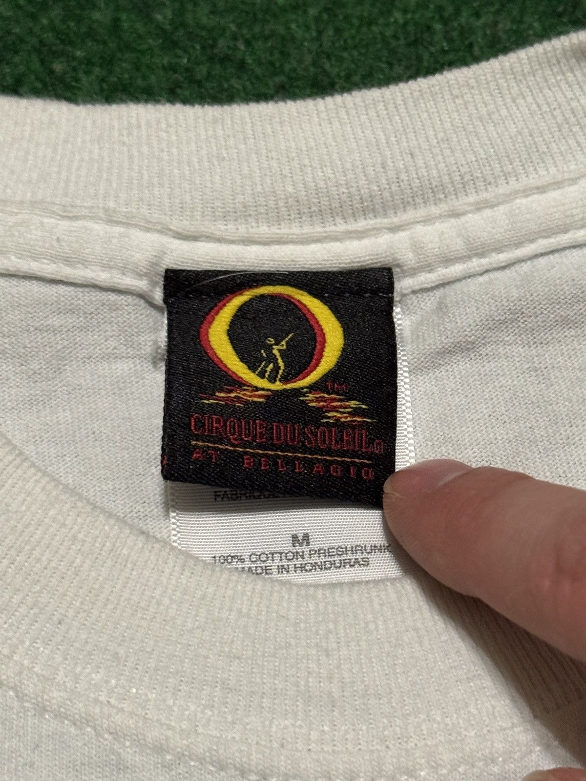 Vintage Vintage O Ciruqe de Soleil Bellagio Medium Y2K T Shirt Size US M / EU 48-50 / 2 - 3 Thumbnail