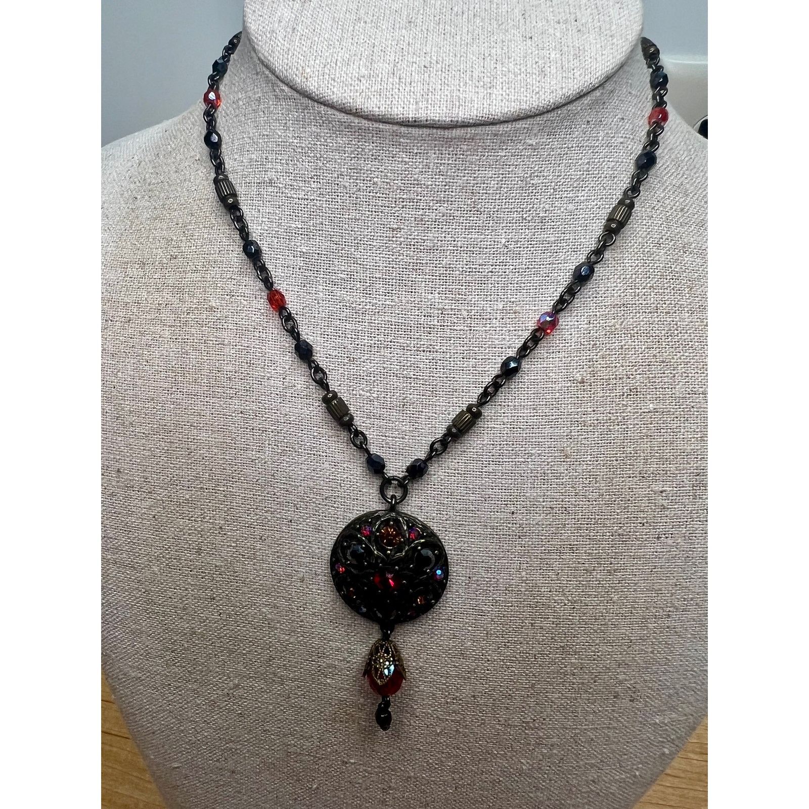 & Other Stories Ben - Amun Vintage Red Crystal Pendant Antique Necklace Size ONE SIZE - 2 Thumbnail