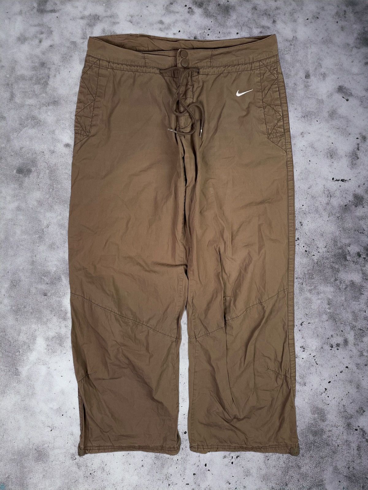 Image of Y2K Nike Parachute Nylon Drill Pants in Brown, Women's (Size 30)