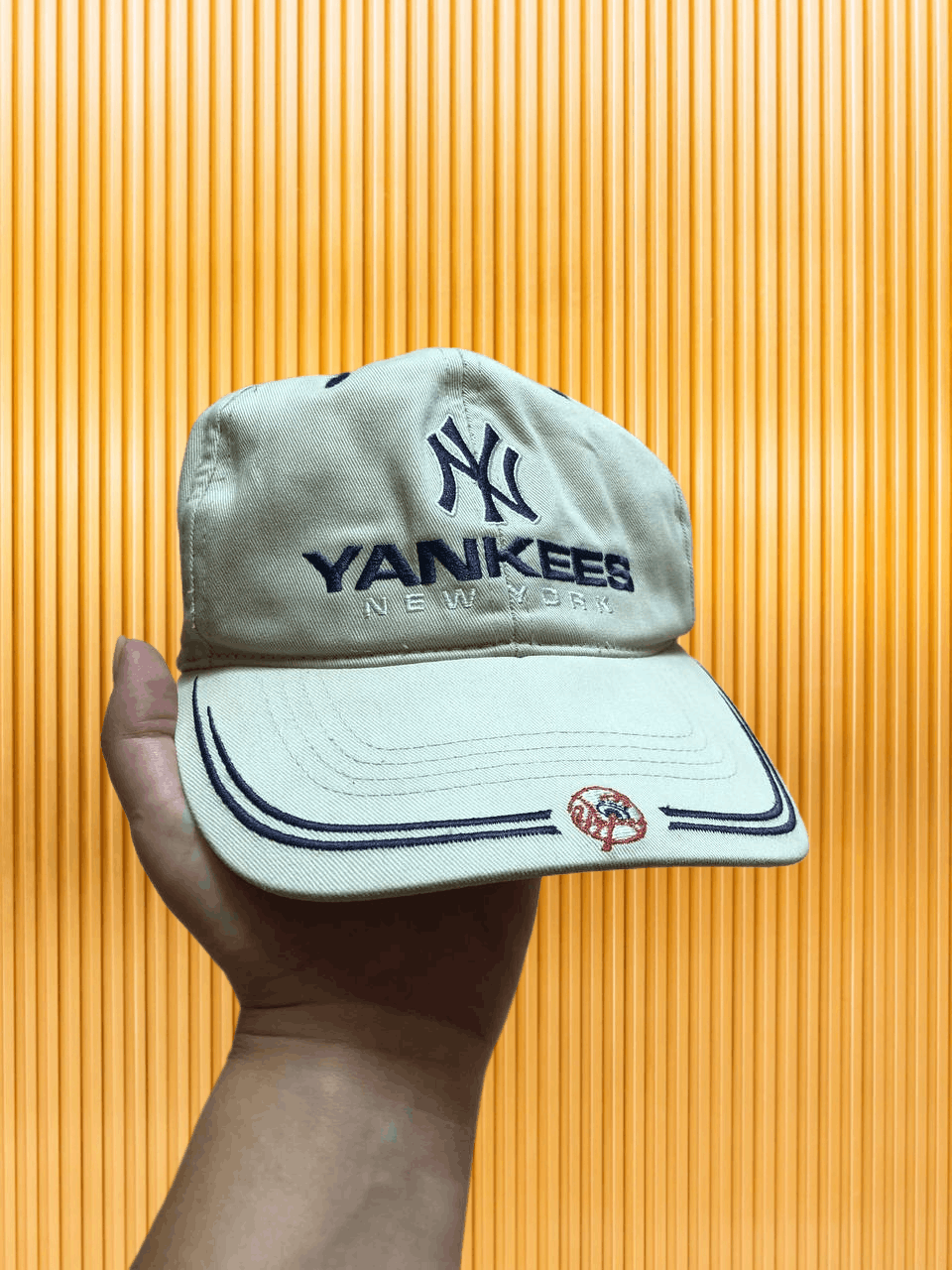 New York Yankees Vintage white big logo Cap Y2K New York Yankees Hat One Size Size ONE SIZE - 1 Thumbnail