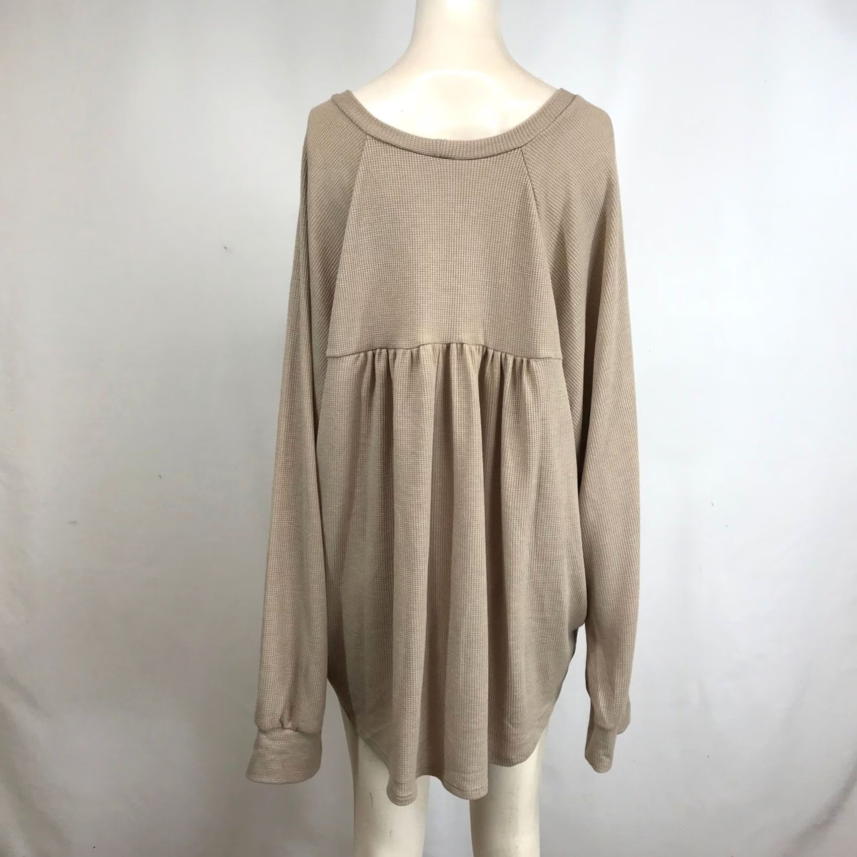 Vintage LIKE LOVE Tan Waffle Knit Ruffle Sleeve Long Sleeve Top Women's 2X Size XXL / US 16-18 / IT 52-54 - 5 Thumbnail