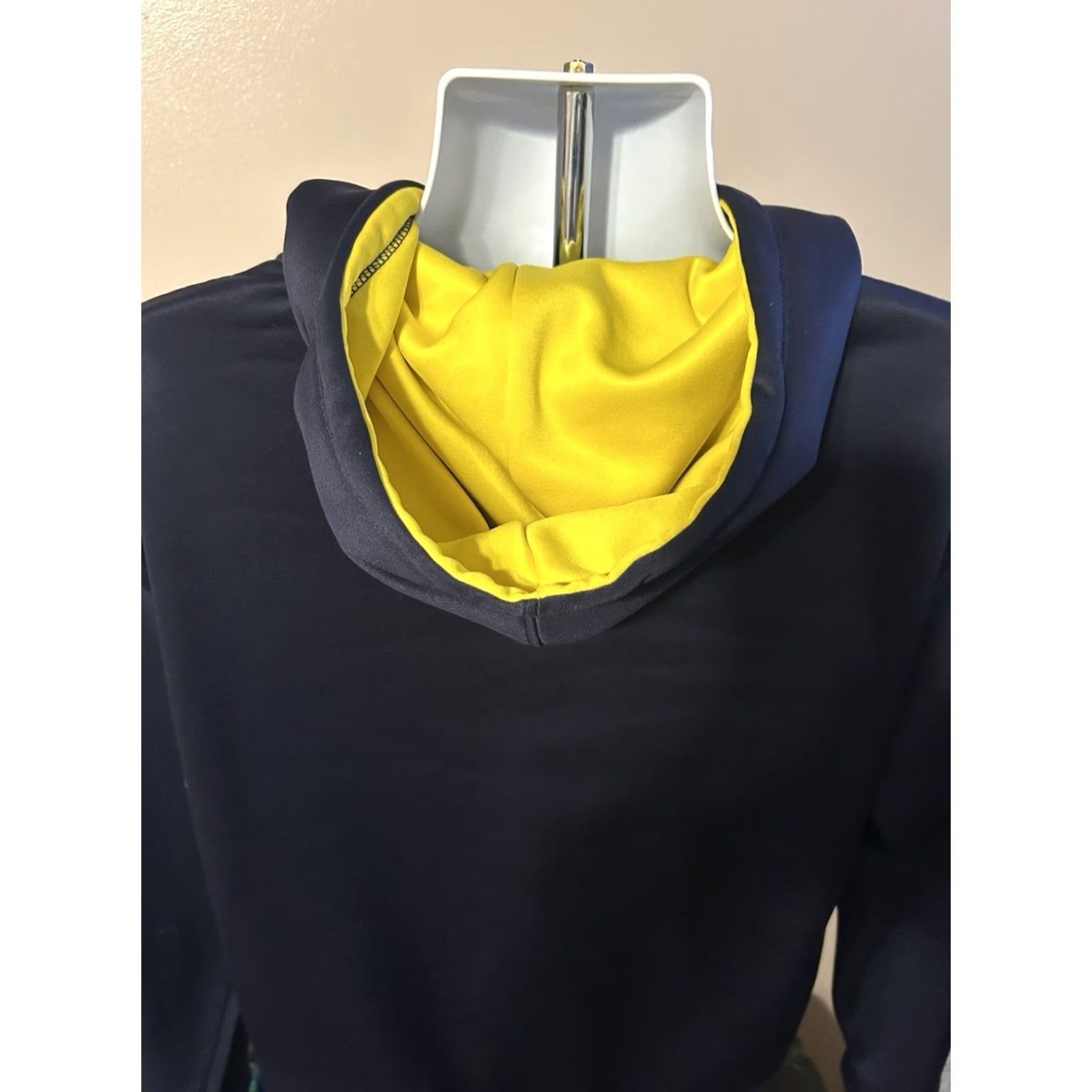 Vintage VINTAGE Knights Apparel Michigan Wolverine Hoodie Unisex Adults Medium Blue Knits Logo 2015 M Stitched Yellow M Mens Size US M / EU 48-50 / 2 - 3 Thumbnail