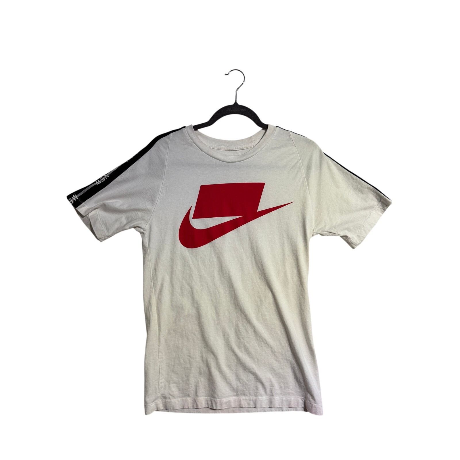 Nike Nike NSW Graphic Shirt White Red Swoosh Streetwear sz small Size US S / EU 44-46 / 1 - 2 Thumbnail