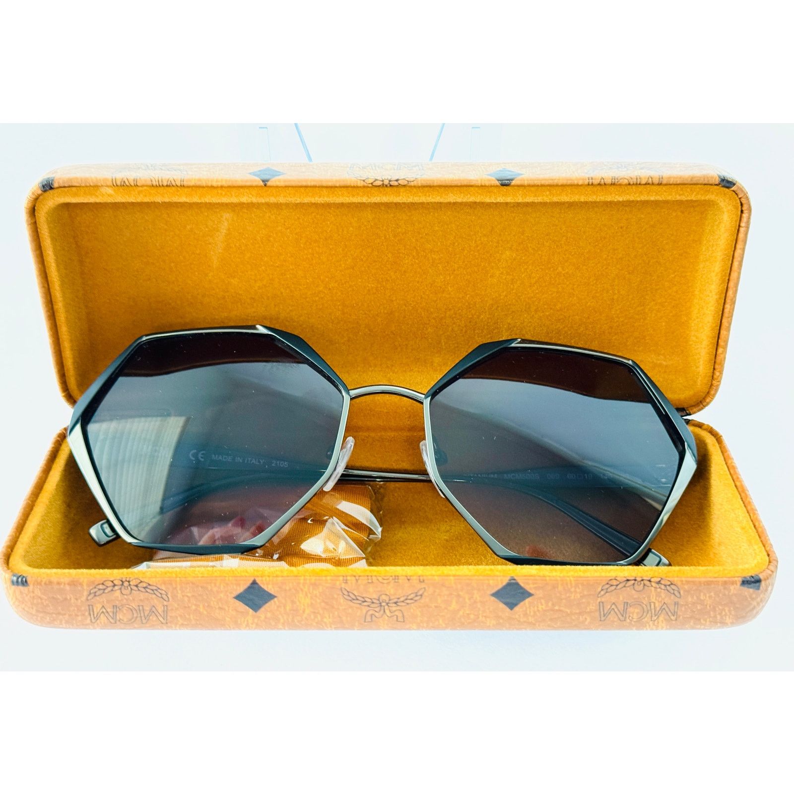MCM MCM Sunglasses Oversized Titanium Women's Dark Grey NEW Size ONE SIZE - 2 Thumbnail