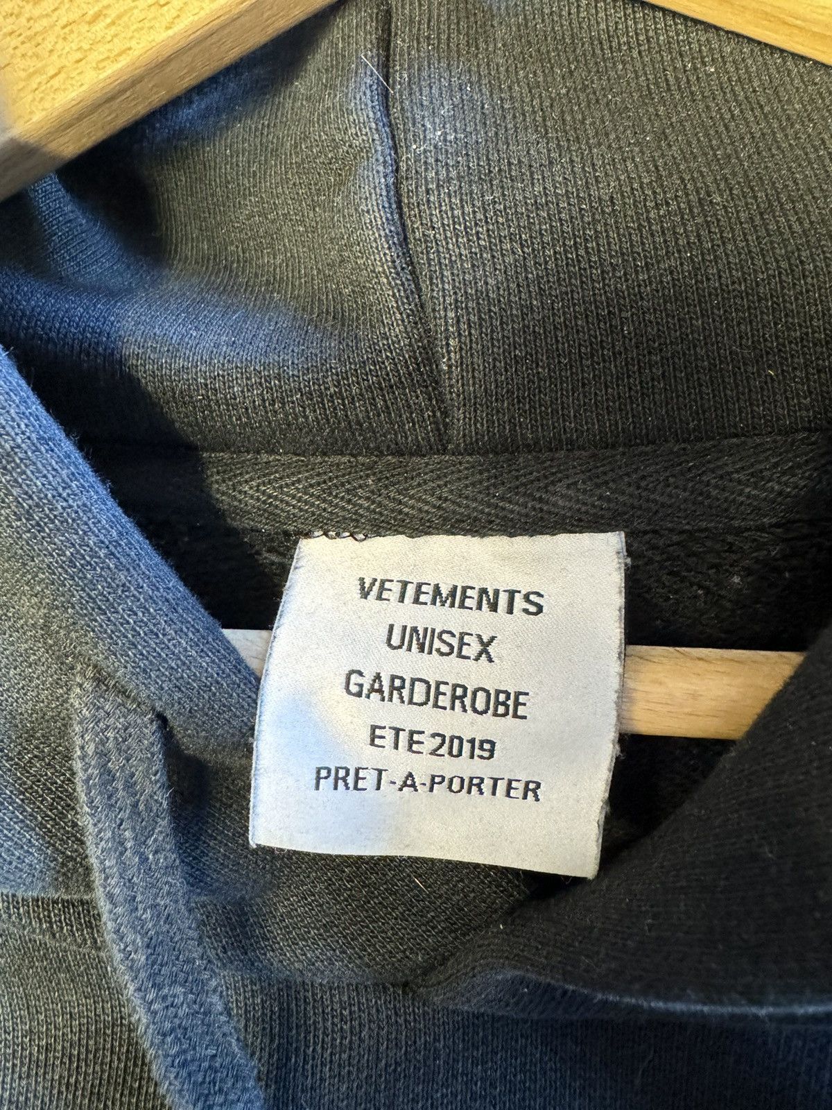 Vetements Vetements target hoodie Size US L / EU 52-54 / 3 - 4 Thumbnail