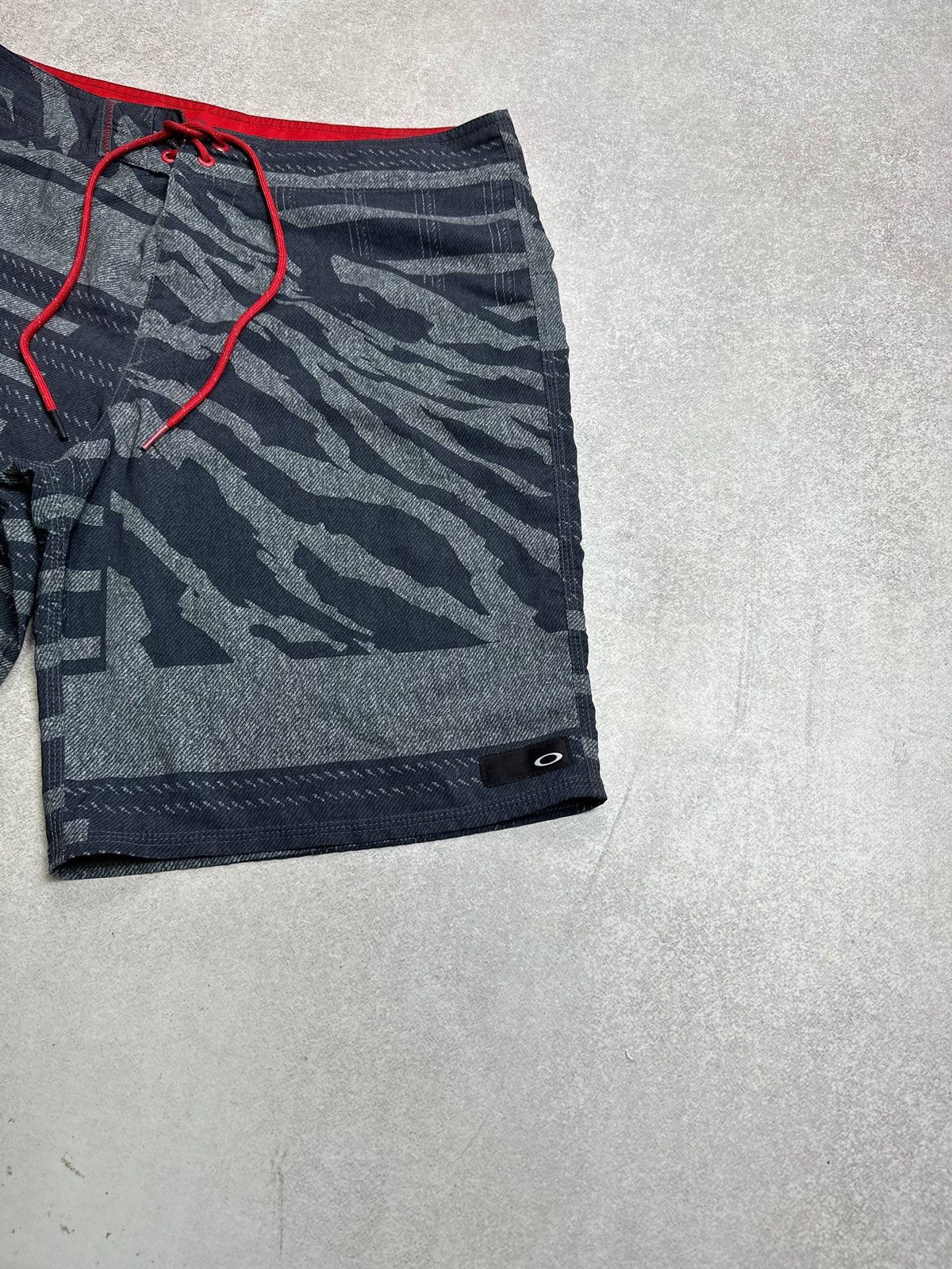 Oakley Vintage Oakley Software Swimming Shorts All Over Print 32 Size US 32 / EU 48 - 3 Thumbnail
