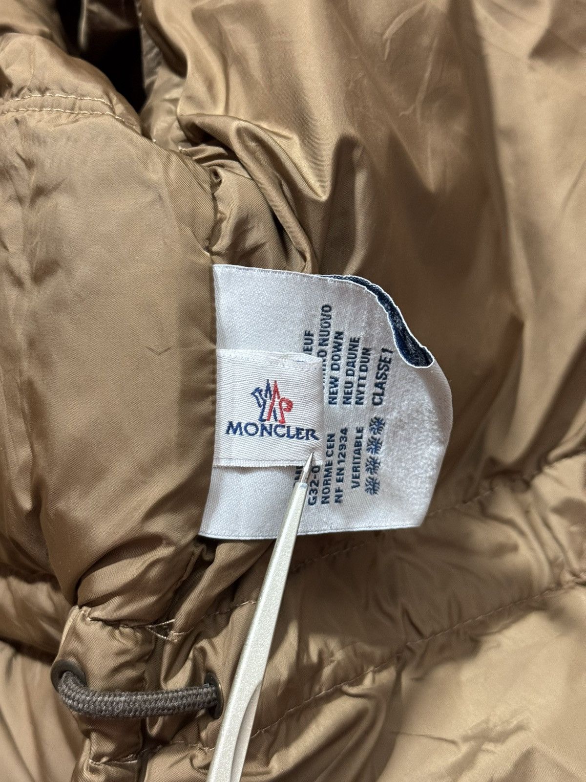 Moncler Moncler MONTSERRAT down jacket Size US L / EU 52-54 / 3 - 18 Thumbnail