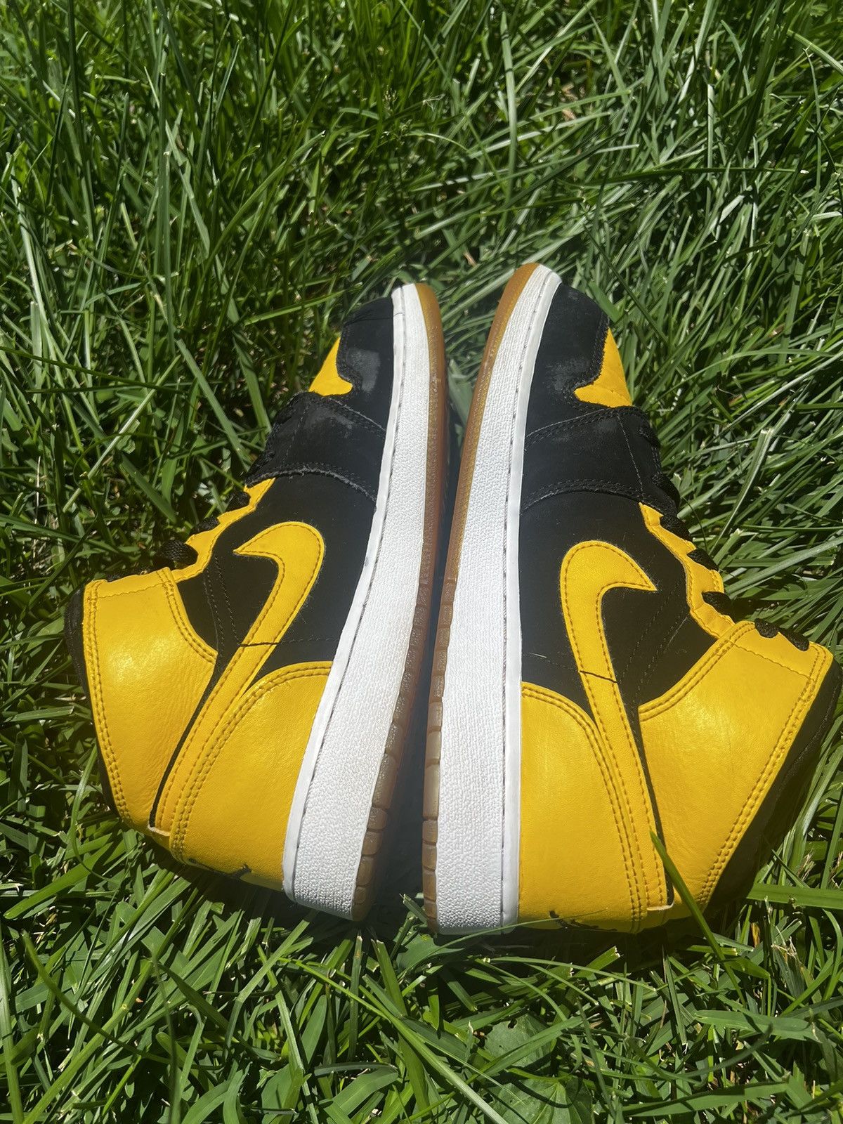 Jordan Brand CLEAN Air Jordan 1 size 7 Mens New Love Yellow shoes 2017 Size US 7 / EU 40 - 6 Thumbnail