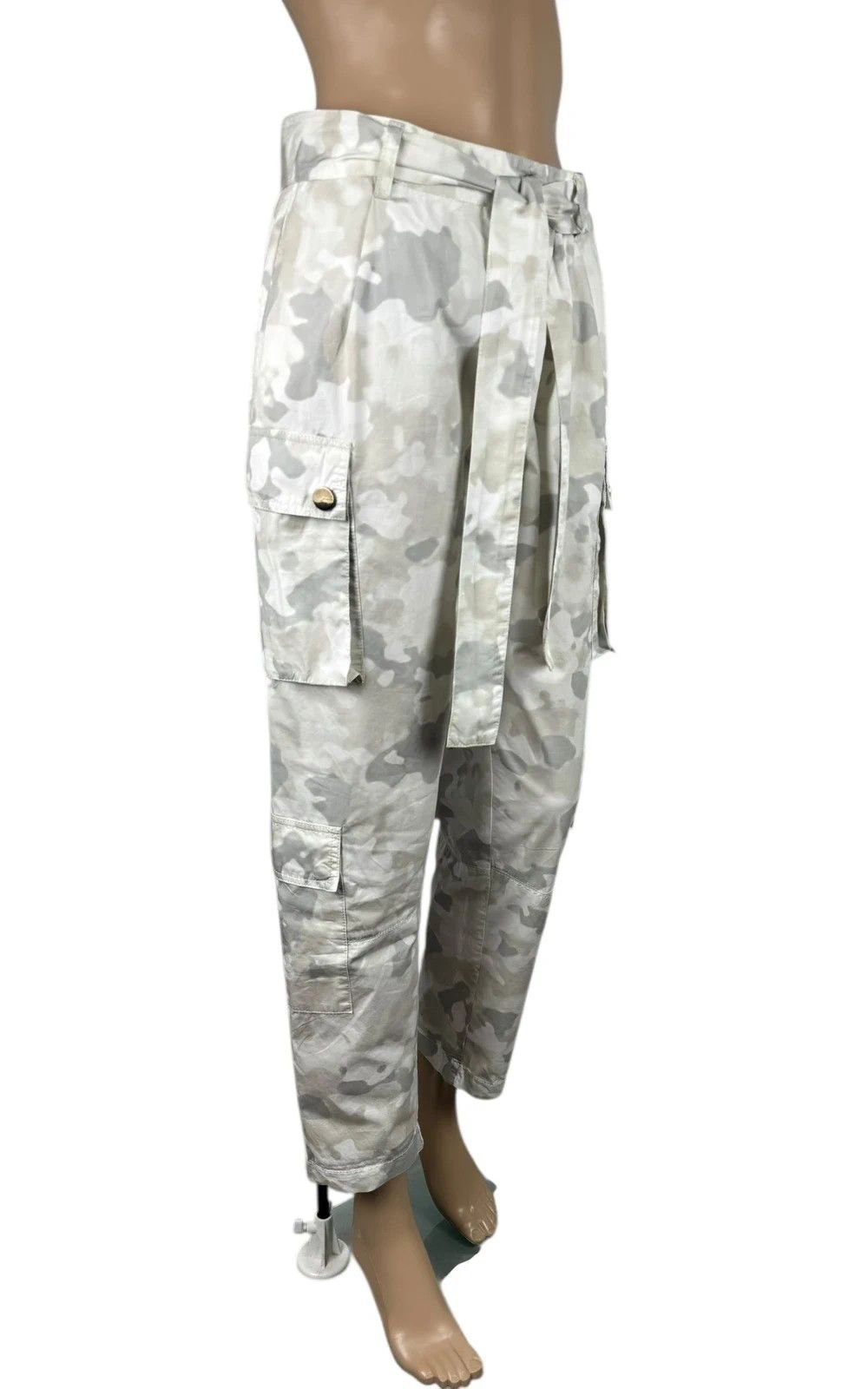 Pinko Pinko Camouflage Cargo Pants Crop Belted size GB8 I40 Size 27" / US 4 / IT 40 - 3 Thumbnail