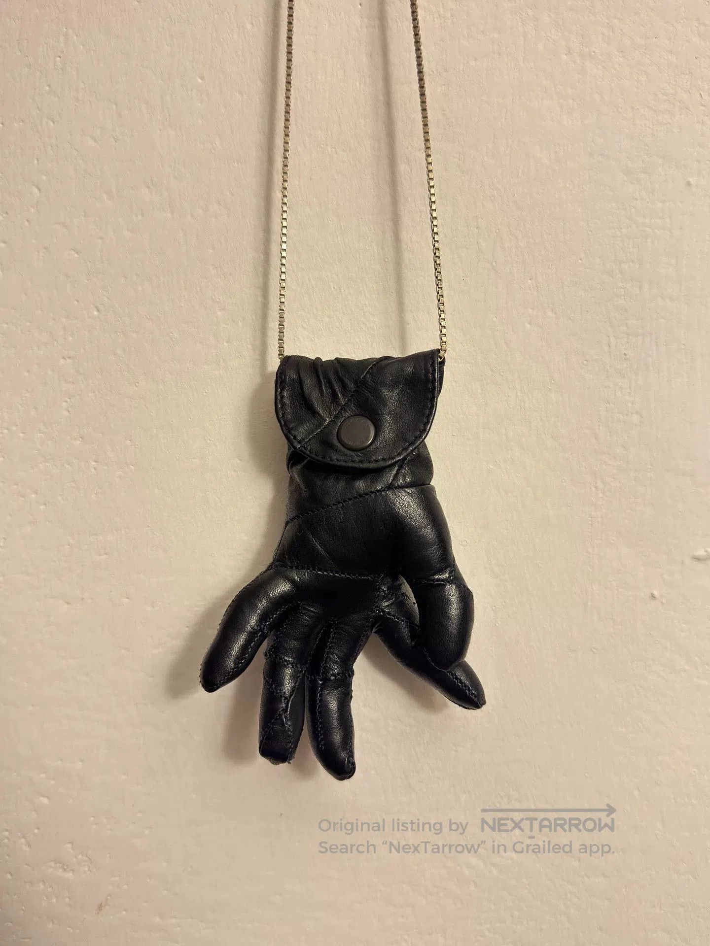 Leon Emanuel Blanck black leather avant-garde glove necklace bag. Size ONE SIZE - 5 Thumbnail