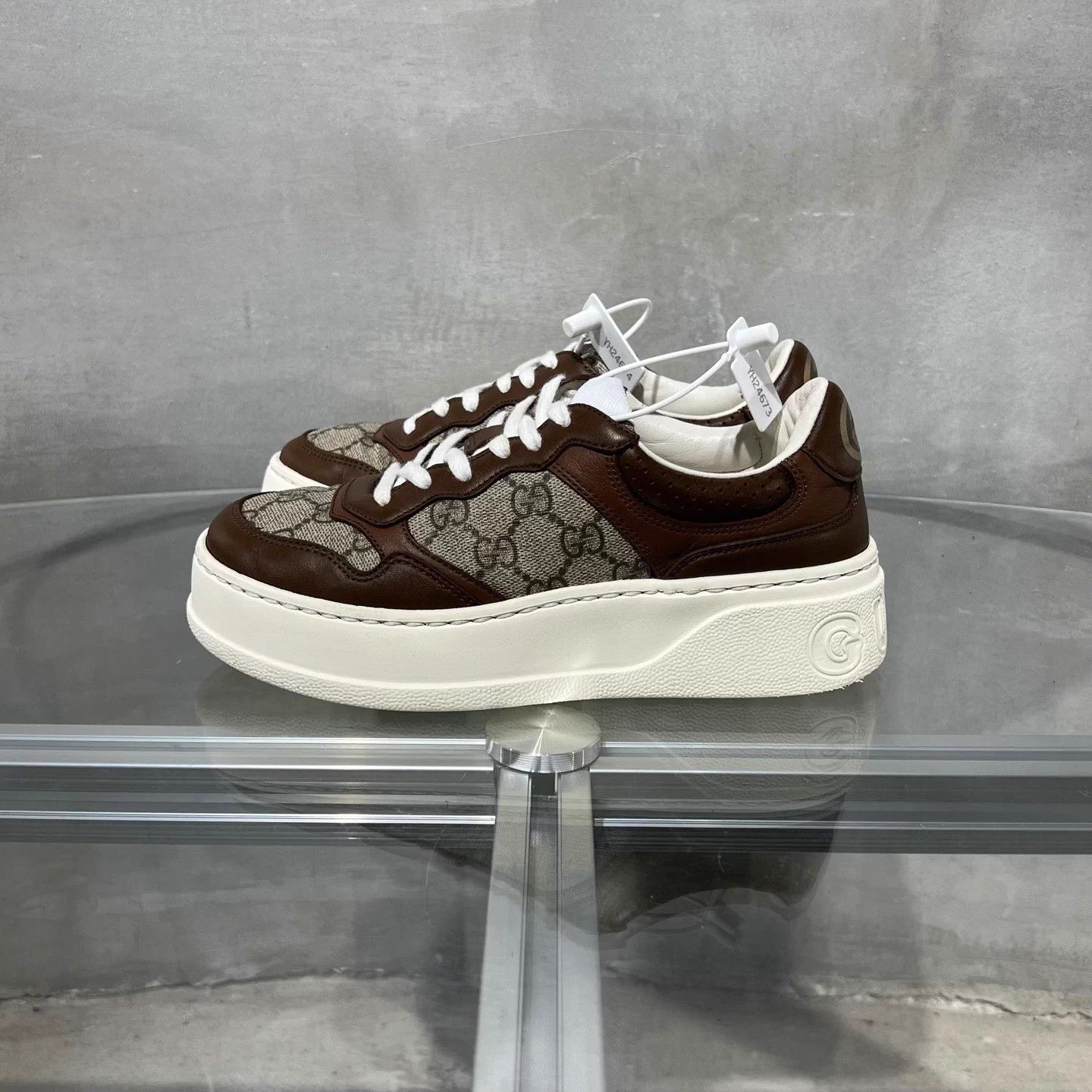 Gucci Gucci Biscuit Skate Shoes White Brown GG Monogram Size US 5 / IT 35 - 3 Thumbnail