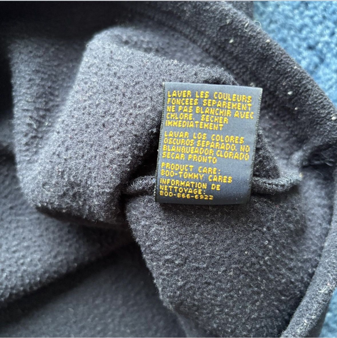Tommy Hilfiger v-neck fleece pullover by tommy hilfiger Size US XL / EU 56 / 4 - 4 Thumbnail