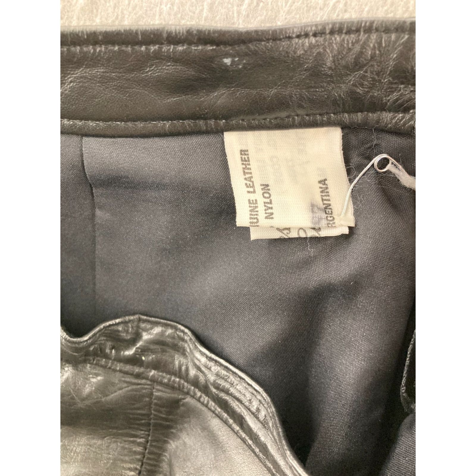 Vintage Vintage Genuine Leather Skirt Womens 5/6 Midi Black Knee Length A-Line 90s Theme Mens Womens Size 27" / US 4 / IT 40 - 6 Thumbnail