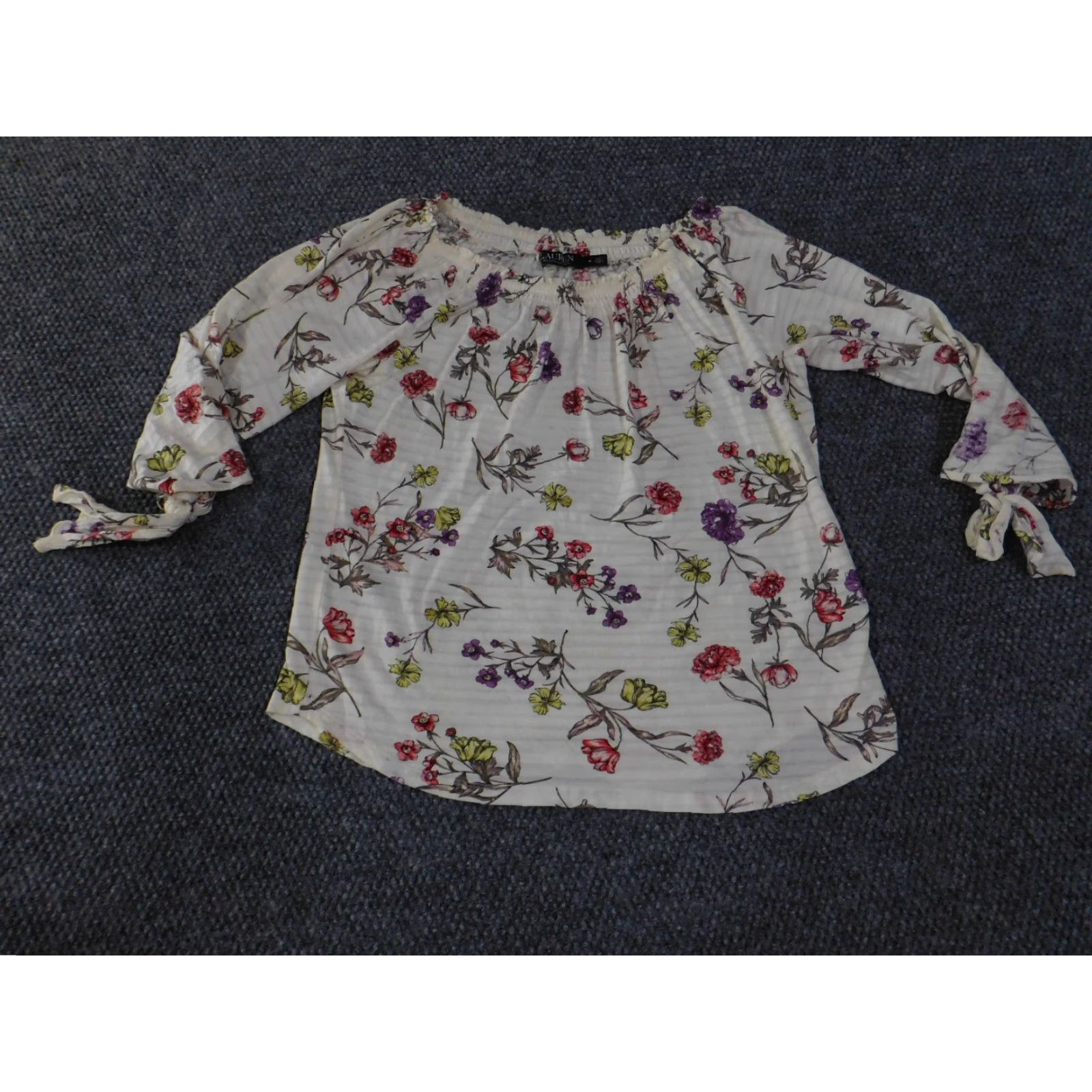Ralph Lauren Lauren Ralph Lauren Blouse Womens Medium White Floral 3/4 Sleeve Peasant Top Shirt Womens M White Floral 3/4 Sleeve Peasant Top Size M / US 6-8 / IT 42-44 - 2 Thumbnail