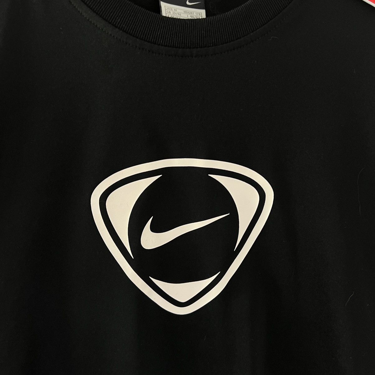 Nike Vintage Y2K Nike Big Logo Jersey T-Shirt Streetwear Style Size US M / EU 48-50 / 2 - 3 Thumbnail