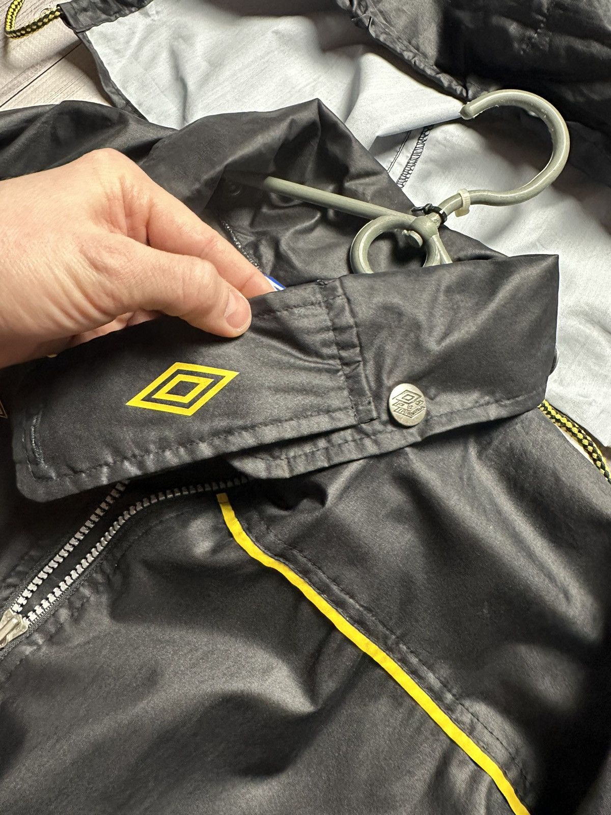 Umbro × Vintage Vintage Umbro Pro training light jacket size L monogram logo Size US L / EU 52-54 / 3 - 9 Thumbnail