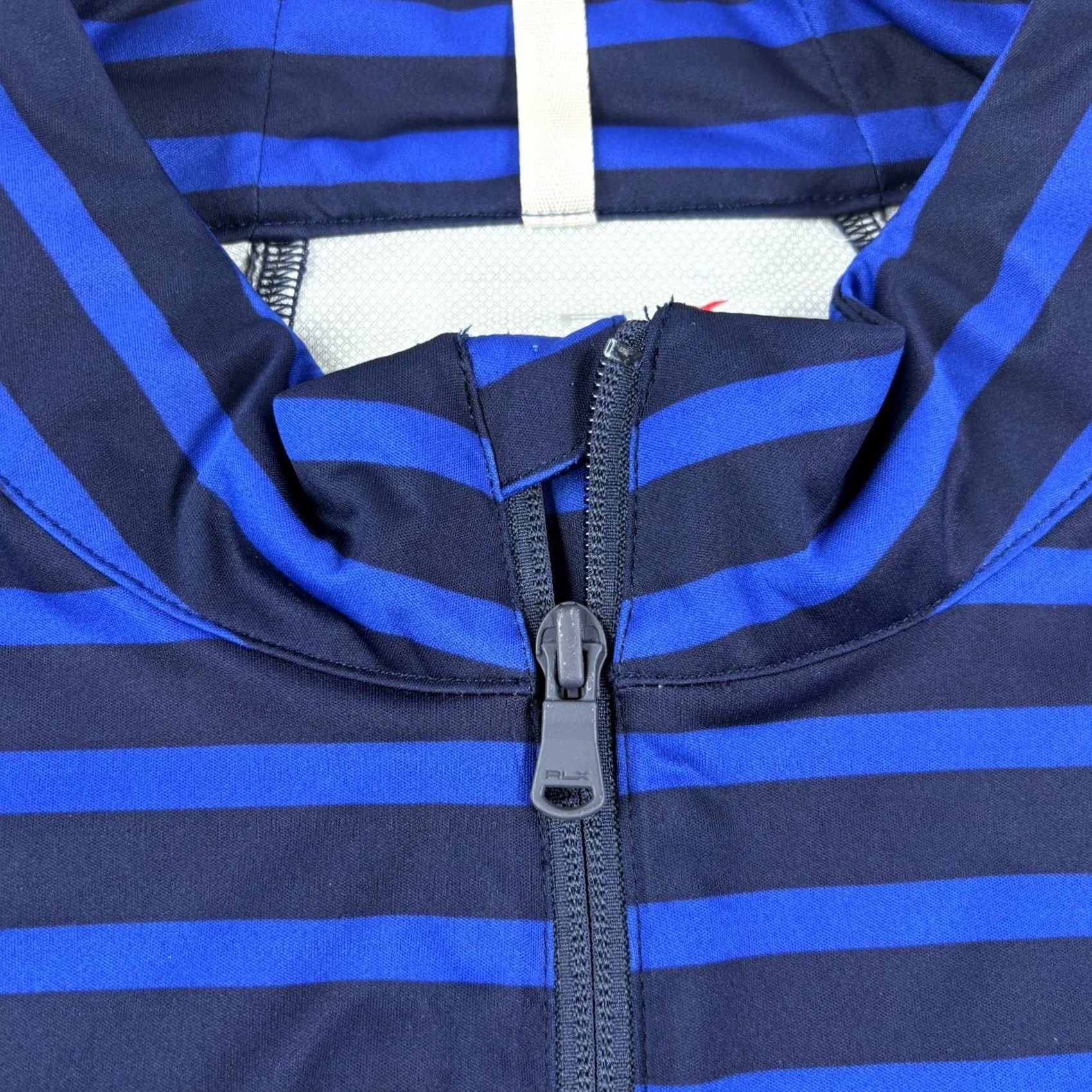 RLX Ralph Lauren VINTAGE RLX Ralph Lauren Vest Mens Large Blue Striped Windbreaker Golf Water Resistant Size US L / EU 52-54 / 3 - 2 Thumbnail