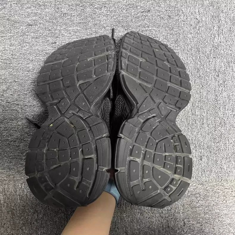 Balenciaga Balenciaga Black Low Top Dad Sneakers Size 40-2505 Size US 7.5 / EU 40-41 - 5 Thumbnail