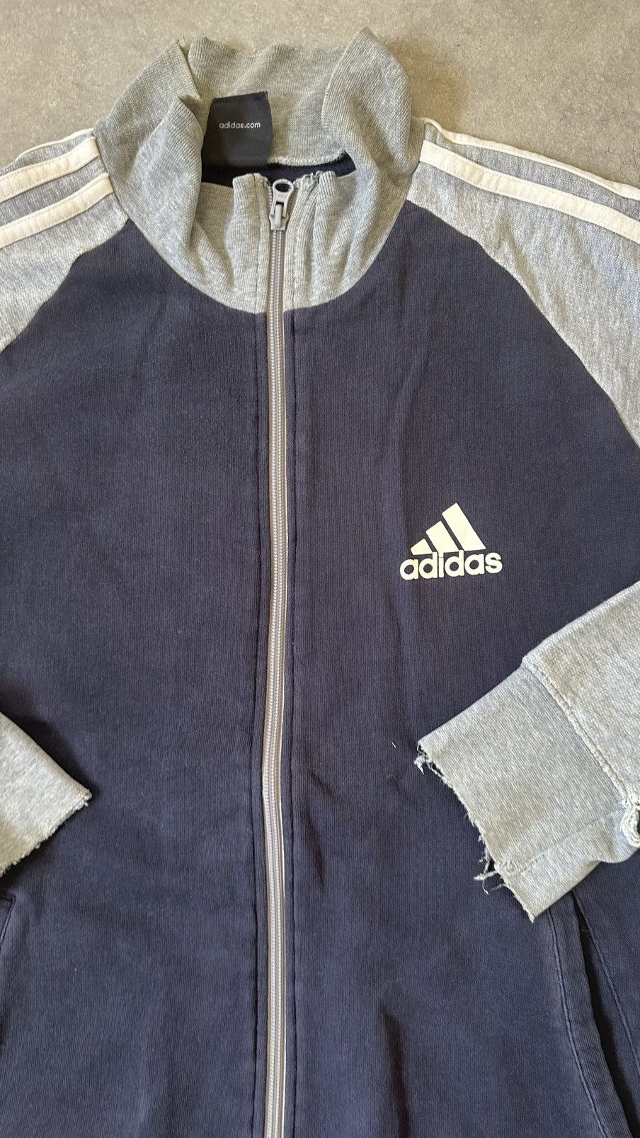 Adidas VIBTAGE ADIDAS DISTTESSED SWEATER Size US M / EU 48-50 / 2 - 3 Thumbnail