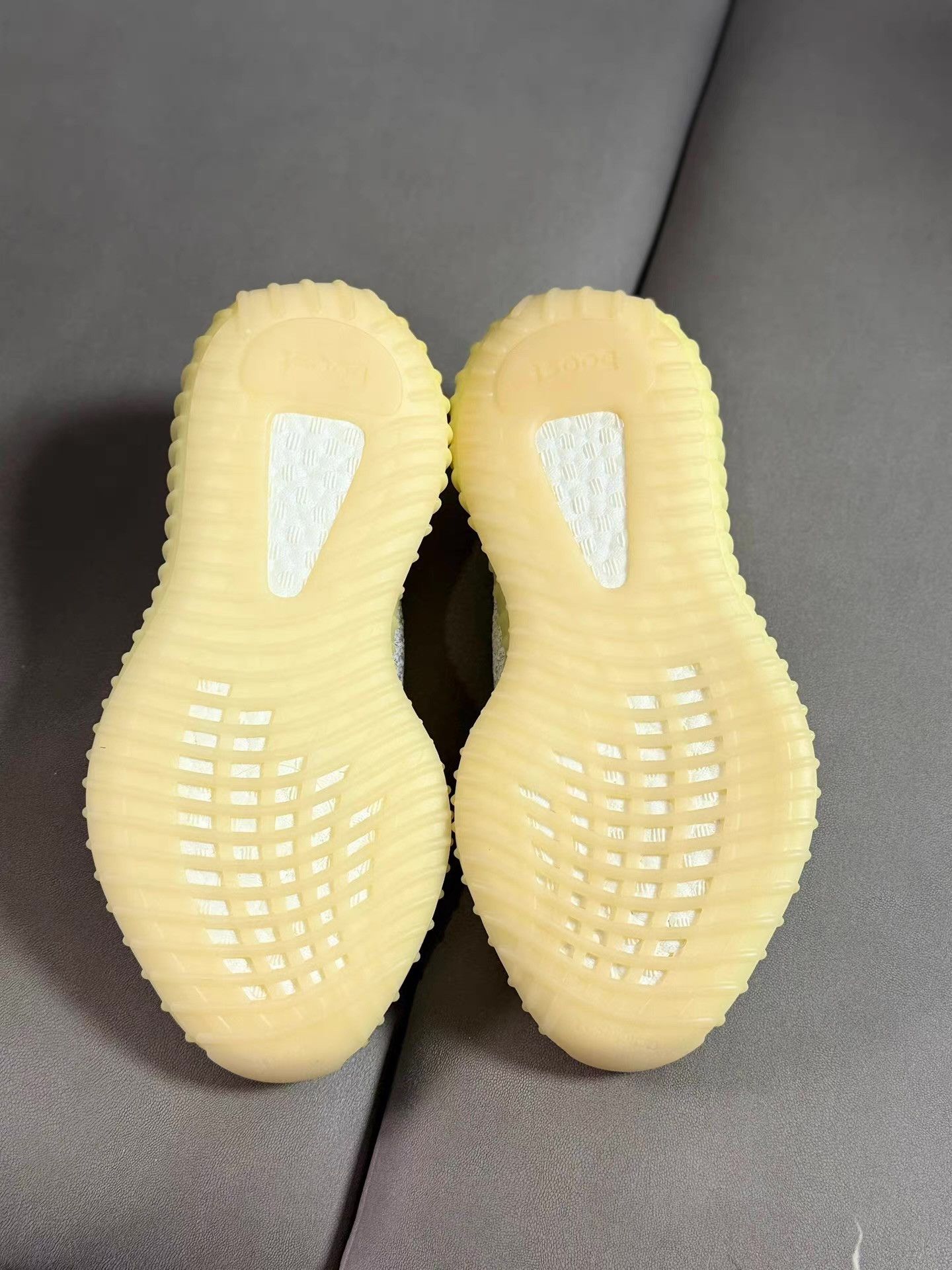 Adidas Adidas Originals Yeezy Boost 350 V2 Static Ｑ20 Size US 5 / EU 37 - 2 Thumbnail