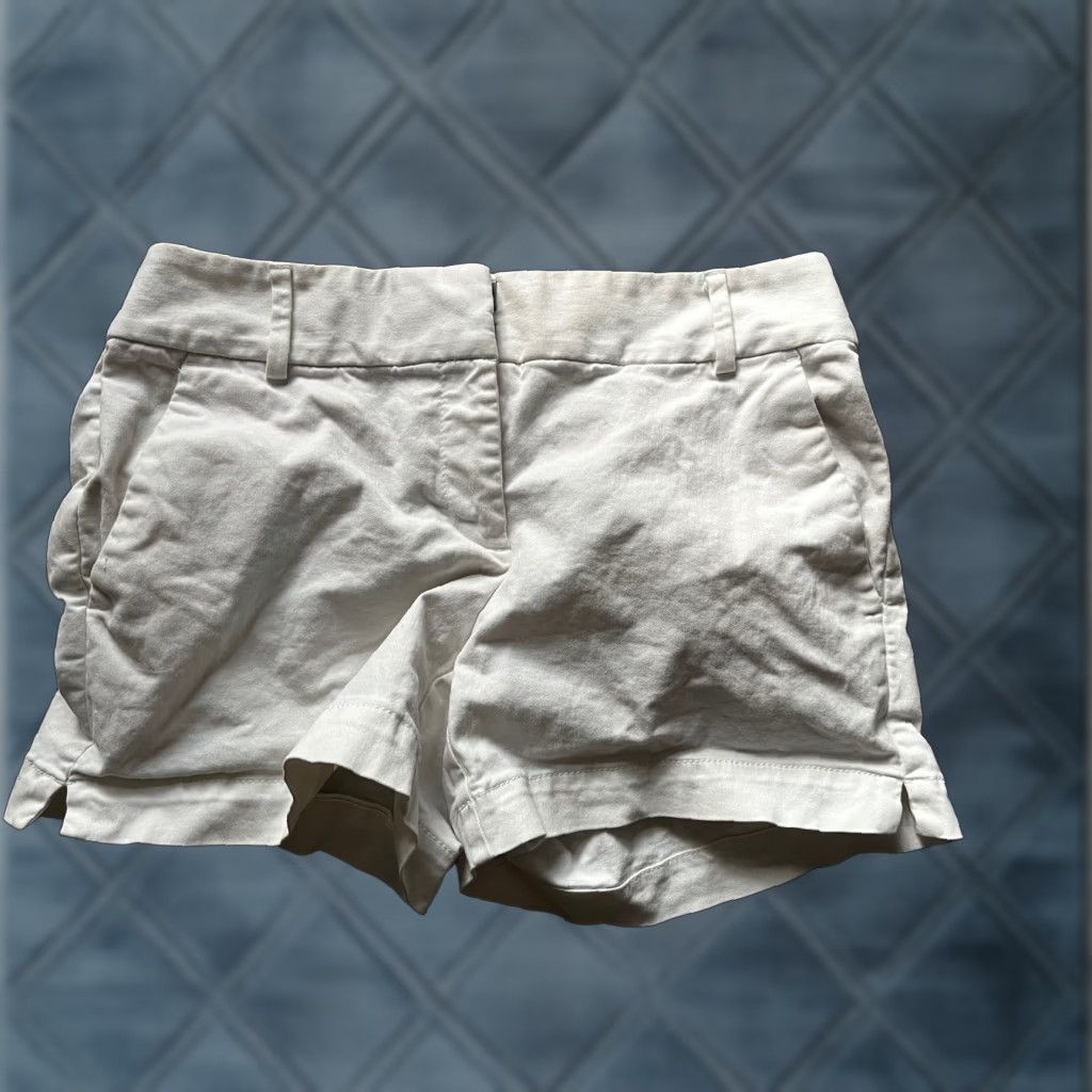 Loft LOFT Shorts Womens 2 White Chino Low Rise Casual Flat Front Regular Fit Size 26" / US 2 / IT 38 - 1 Thumbnail