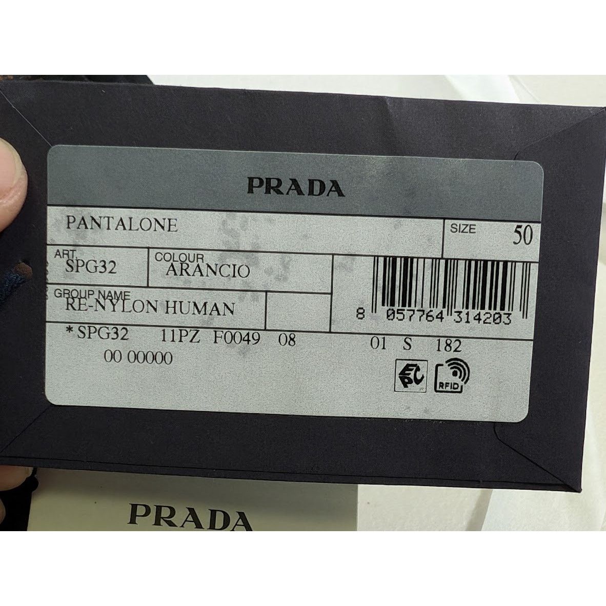 Prada o1rshd1 Re-Nylon Human Pantalone Shorts in Arancio Size US 34 / EU 50 - 24 Thumbnail