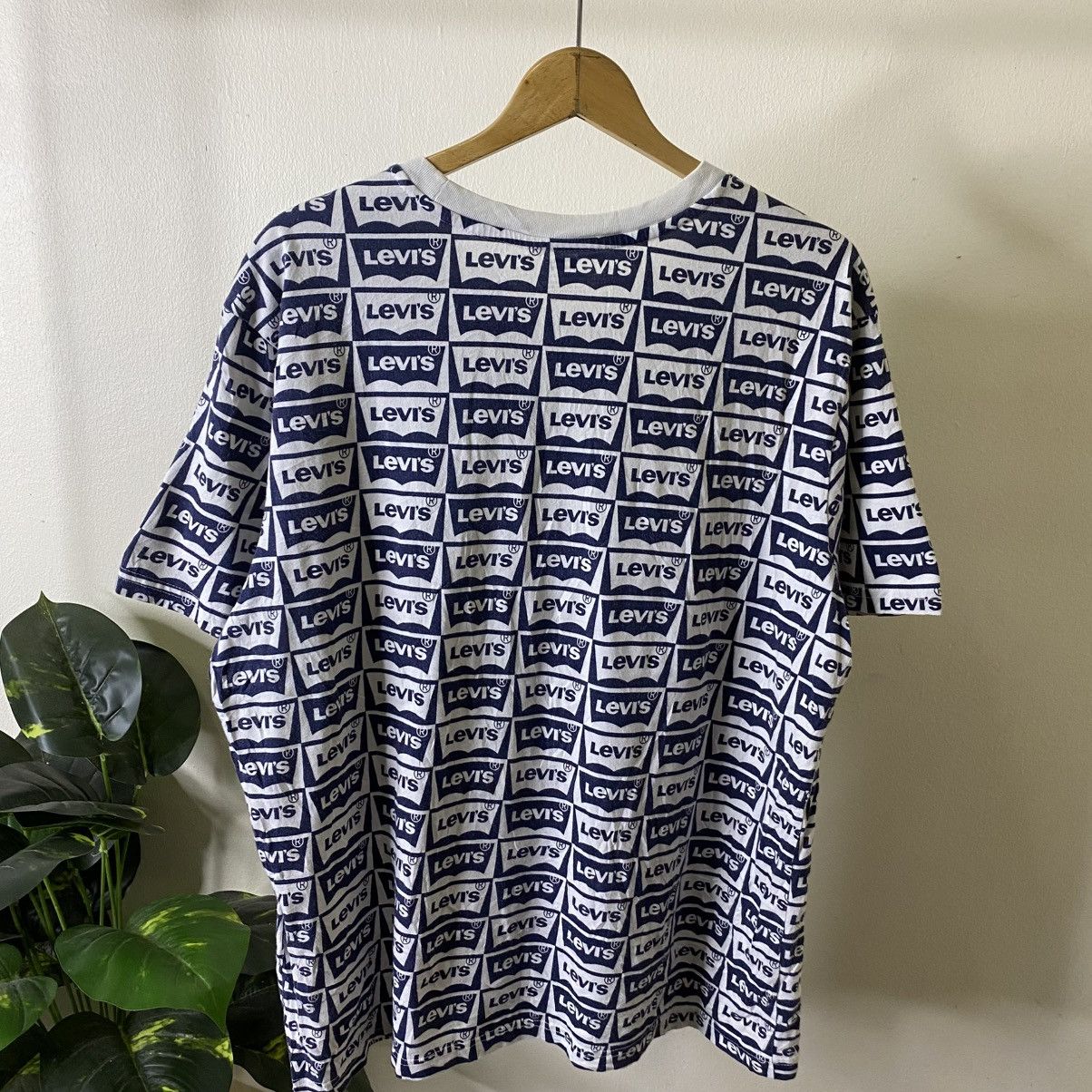 Levi's Levis All Over Print T Shirt Size US XL / EU 56 / 4 - 12 Thumbnail