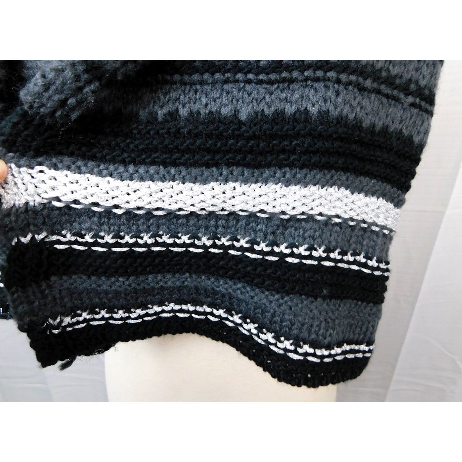 Vintage INC Metallic Stripe Chunky Knit Crochet Scarf Black-Gray Women's Oversized 80" Neck Warmer Knit Acrylic B/W Size ONE SIZE - 2 Thumbnail