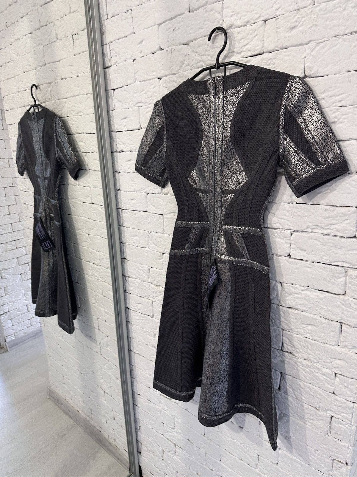 Herve Leger Herve Leger by Max Azria Bodycon Dress XXS Black Silver NWOT Size XXS / US 00 / IT 34 - 8 Thumbnail