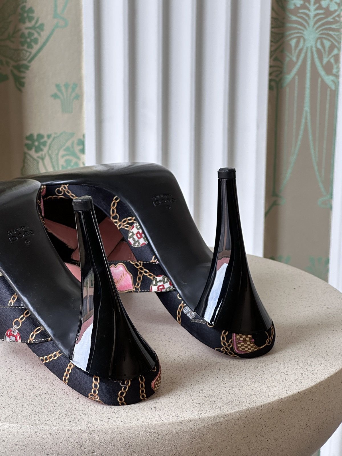 Gucci GUCCI Satin Chain Cross Strap Black Pink Sandals 36,5/6,5 Size US 6.5 / IT 36.5 - 19 Thumbnail