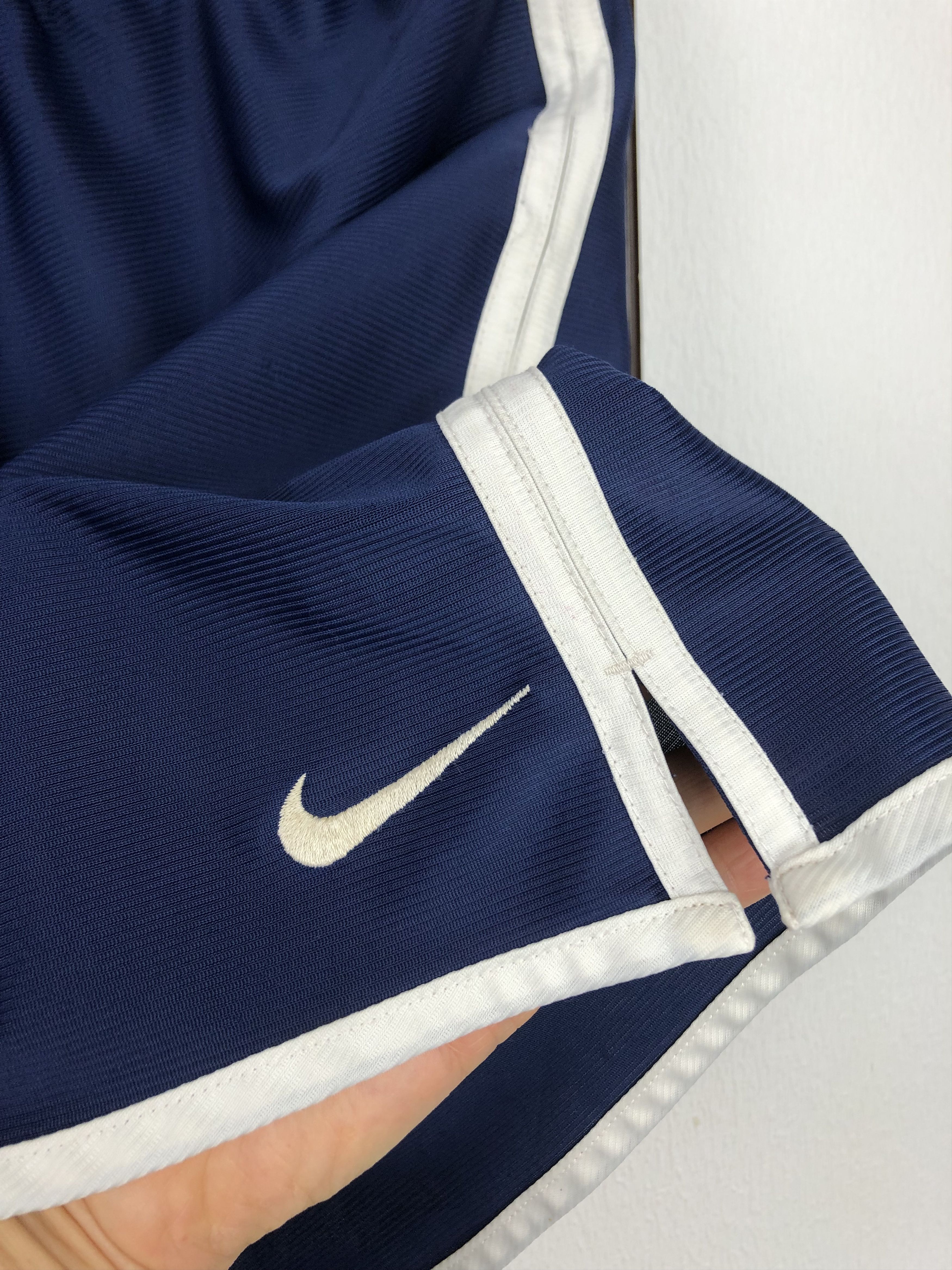 Nike Vintage Nike Paris Saint-Germain PSG Football Shorts Soccer Size US 32 / EU 48 - 7 Thumbnail