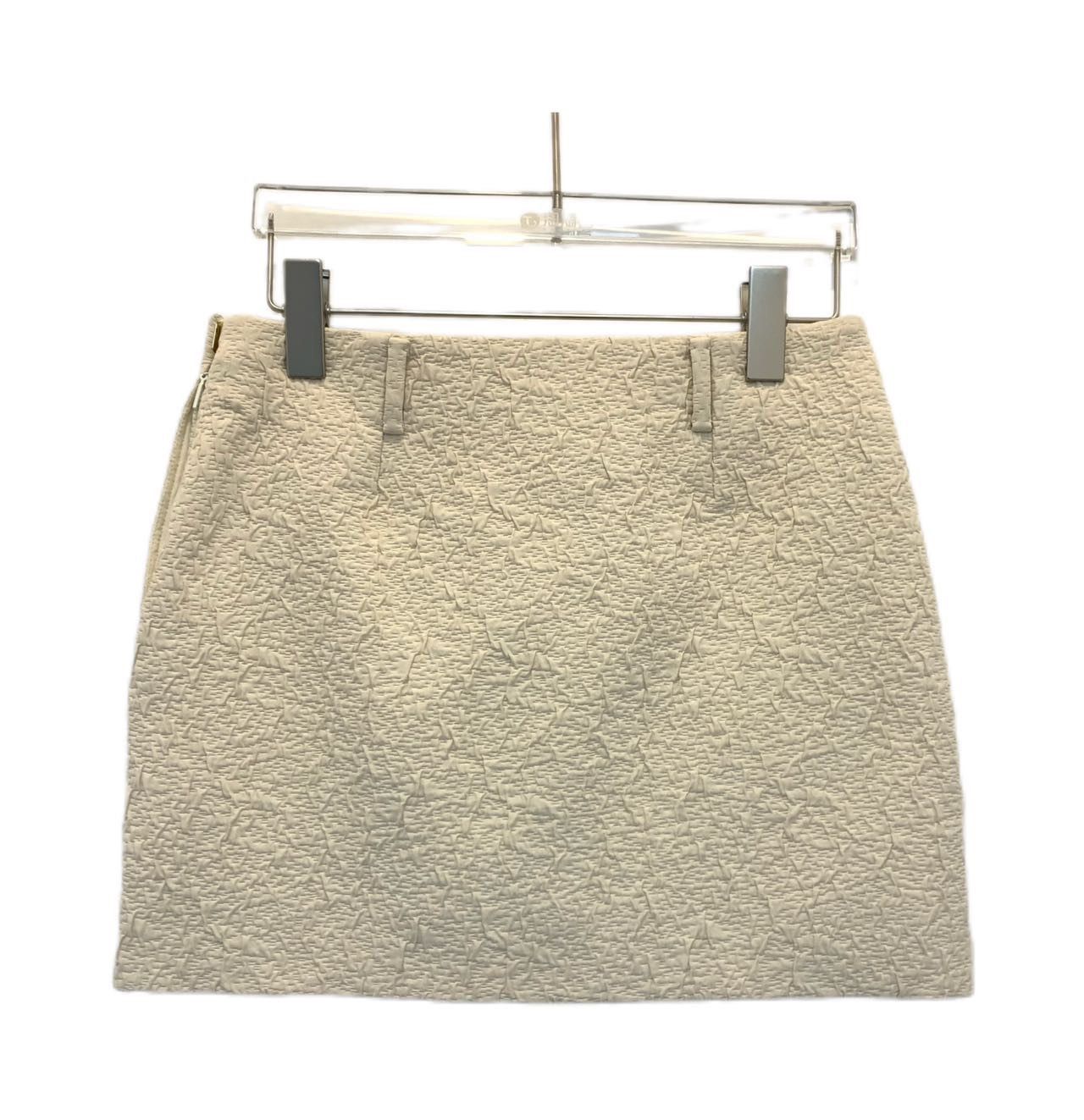 Gucci Gucci Off-white Textured Cotton Casual Mini Skirt K26WX Size 25" / US 0 / IT 36 - 1 Thumbnail