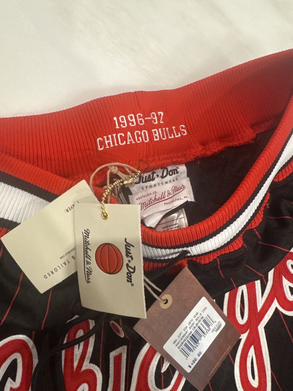 Just Don × Mitchell & Ness NBA JUST DON 10TH YEAR ANNIVERSARY SHORTS BULLS 1996 Size US 30 / EU 46 - 3 Thumbnail