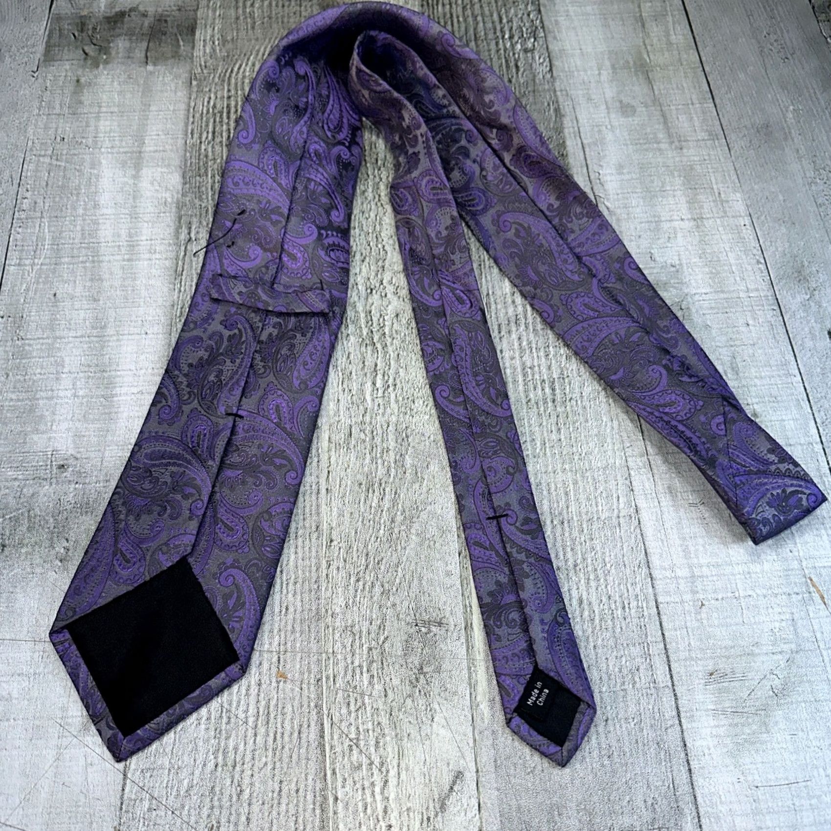 Vintage Men’s Tie Purple Paisley 59 Inch Size ONE SIZE - 3 Thumbnail