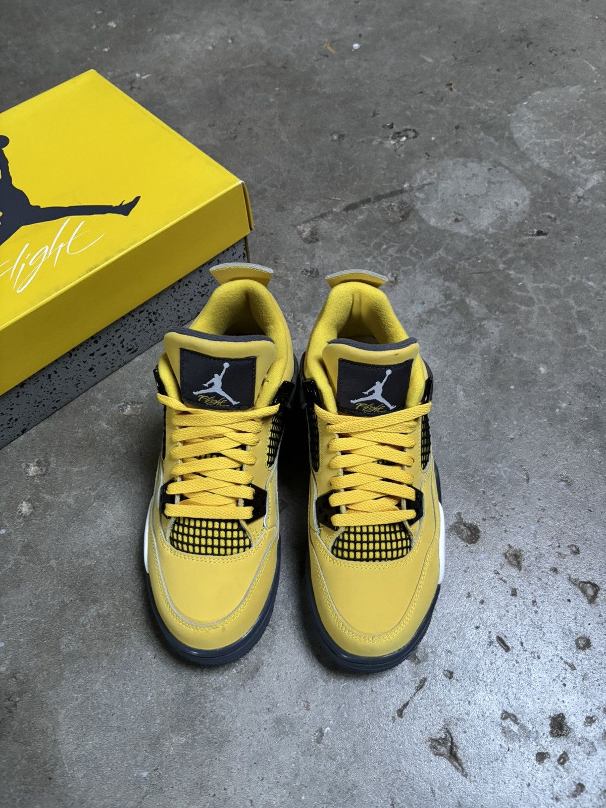 Jordan Brand Air Jordan 4 lightning 5Y Size US 5 / EU 37 - 2 Thumbnail