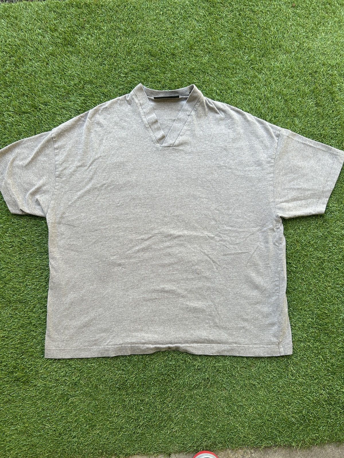 Essentials Fear of God Essentials V-Neck Boxy T-Shirt Size US S / EU 44-46 / 1 - 2 Thumbnail