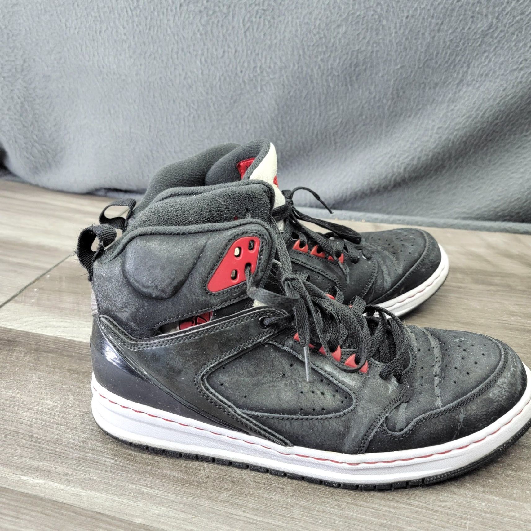 Jordan Brand Jordan SC-1 Shoes Mens 10 Black Red White High Top Basketball 535790-006 Size US M / EU 48-50 / 2 - 4 Thumbnail
