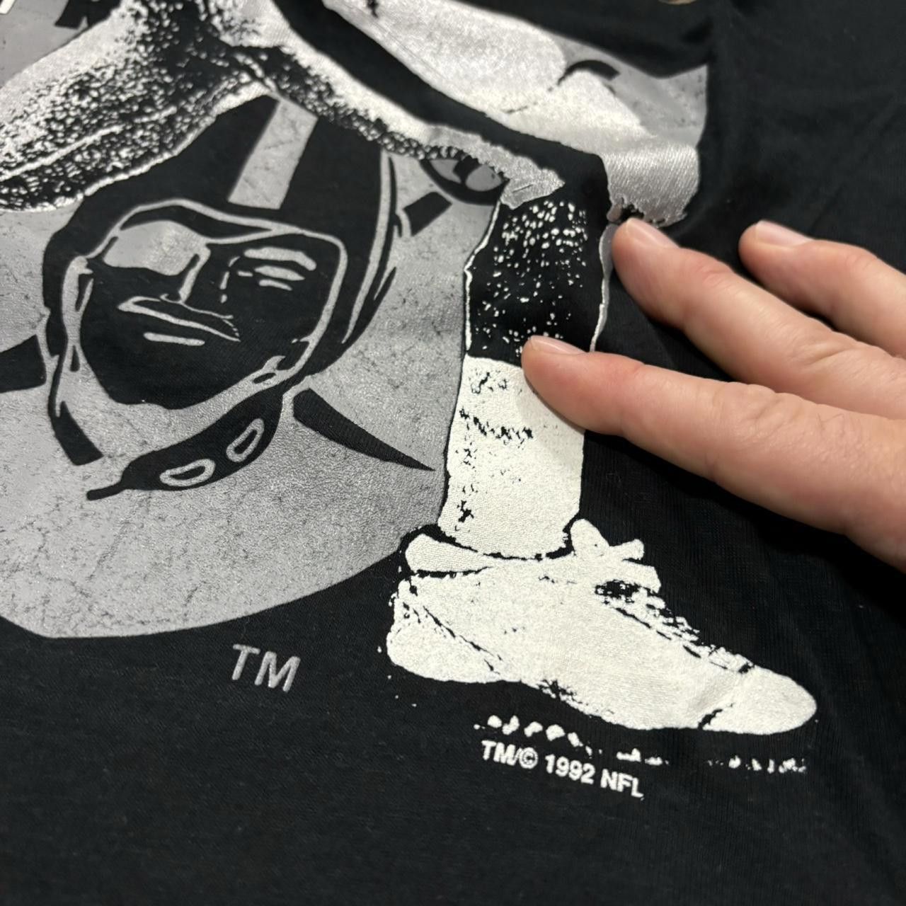 Designer Vintage Los Angeles Raiders All Over Print T Shirt Waves 90s Size US XL / EU 56 / 4 - 4 Thumbnail