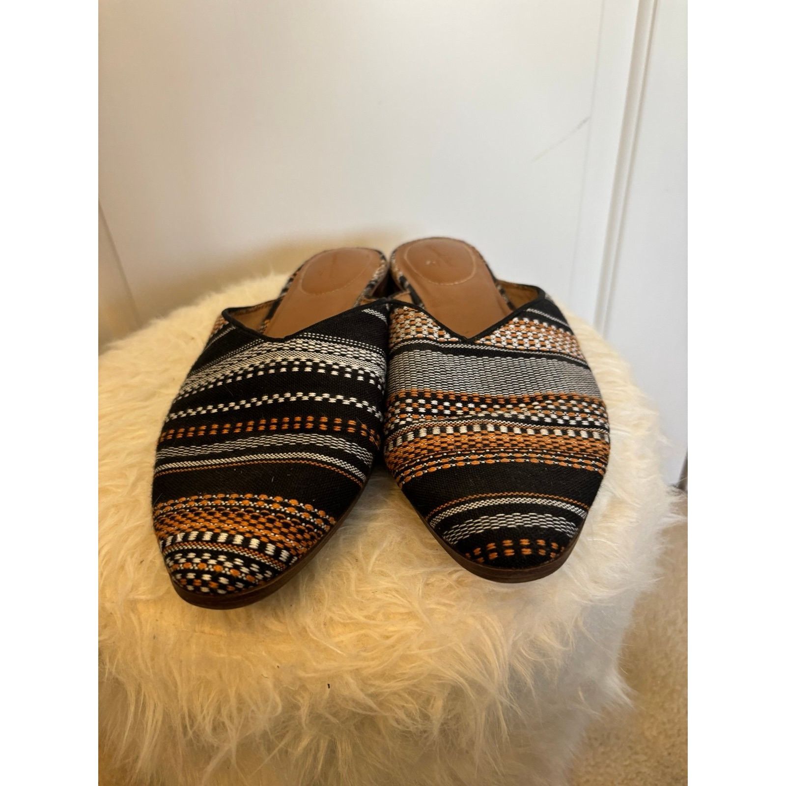 UNIVERSAL PRODUCTS. Universal Thread Lana Pointed Toe Mules size 8.5 Size US 8.5 / IT 38.5 - 2 Thumbnail