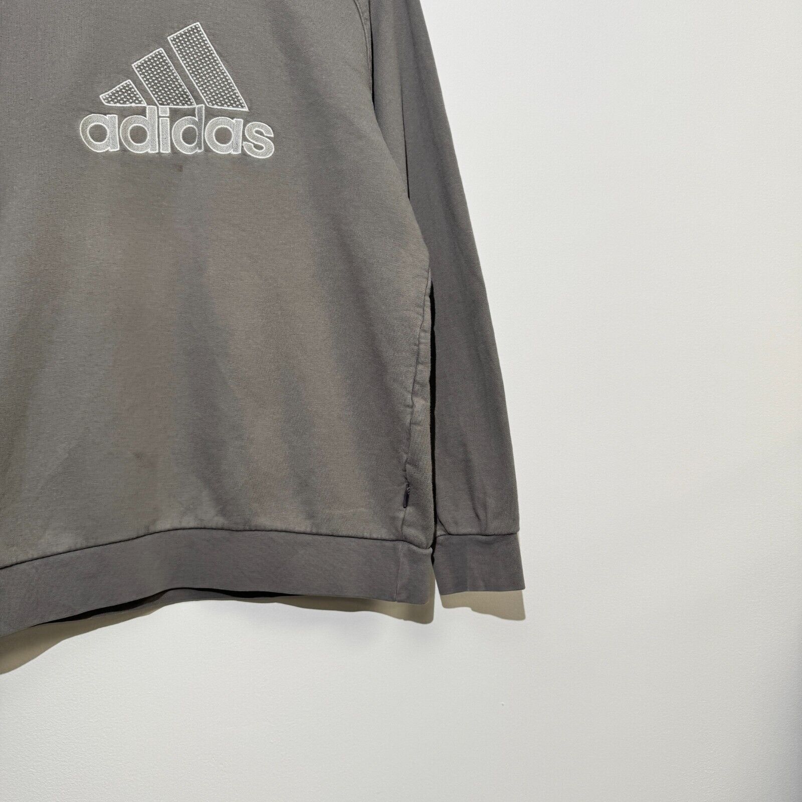 Adidas × Vintage Vintage Adidas Unisex Gray Cotton Crewneck Size S Gosha YZY Size US S / EU 44-46 / 1 - 3 Thumbnail