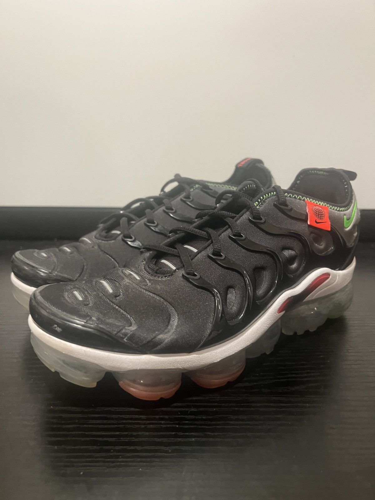 Nike SIZE 8 MEN - Nike Air Vapormax Plus Worldwide Pack Black Size US 8 / EU 41 - 1 Thumbnail