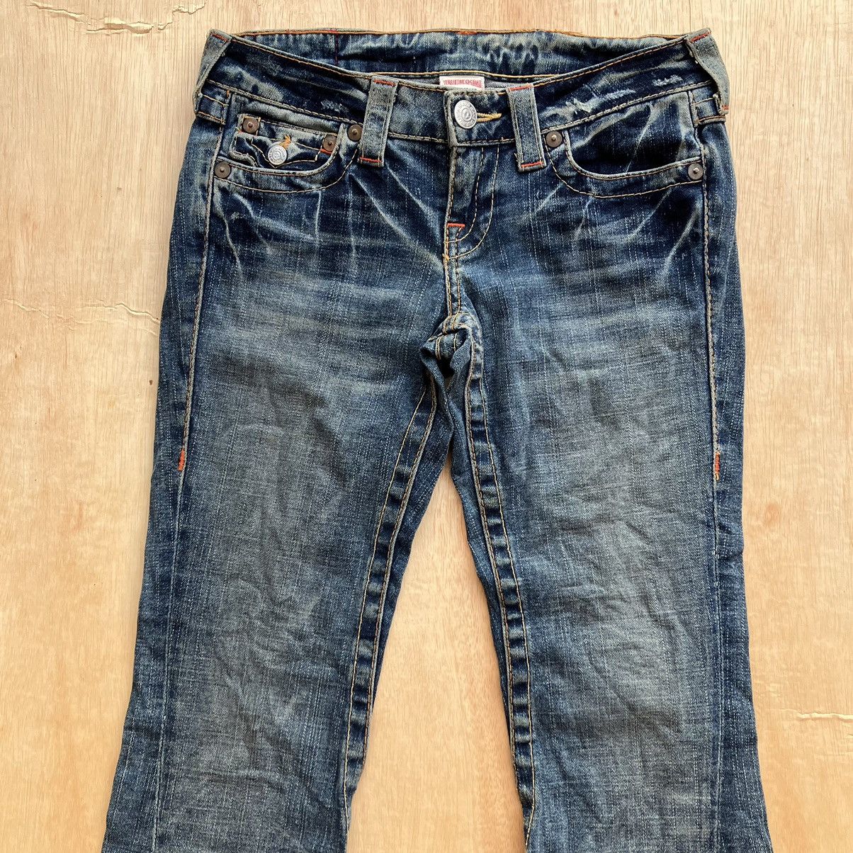 True Religion TRUE RELIGION FLARED JEANS Size 27" / US 4 / IT 40 - 2 Thumbnail